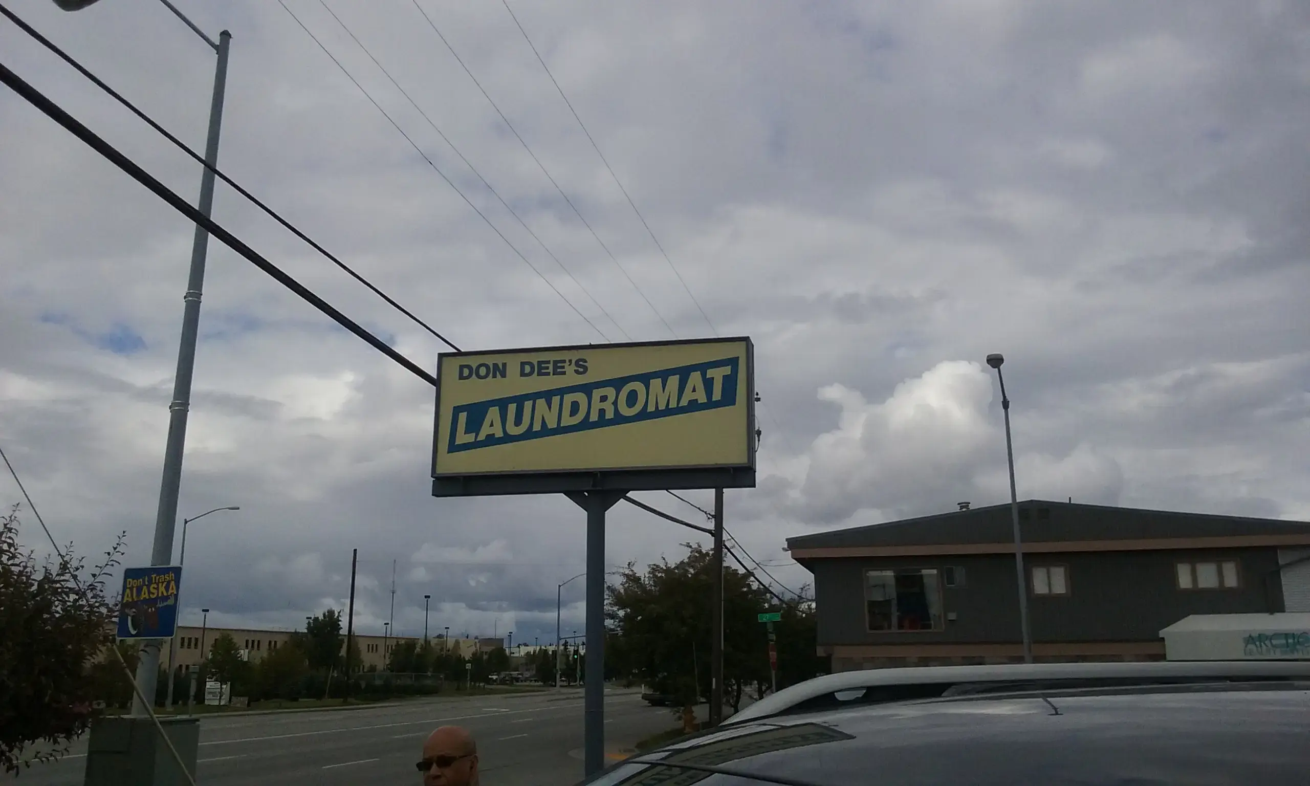 Dondees Laundry thumbnail 15