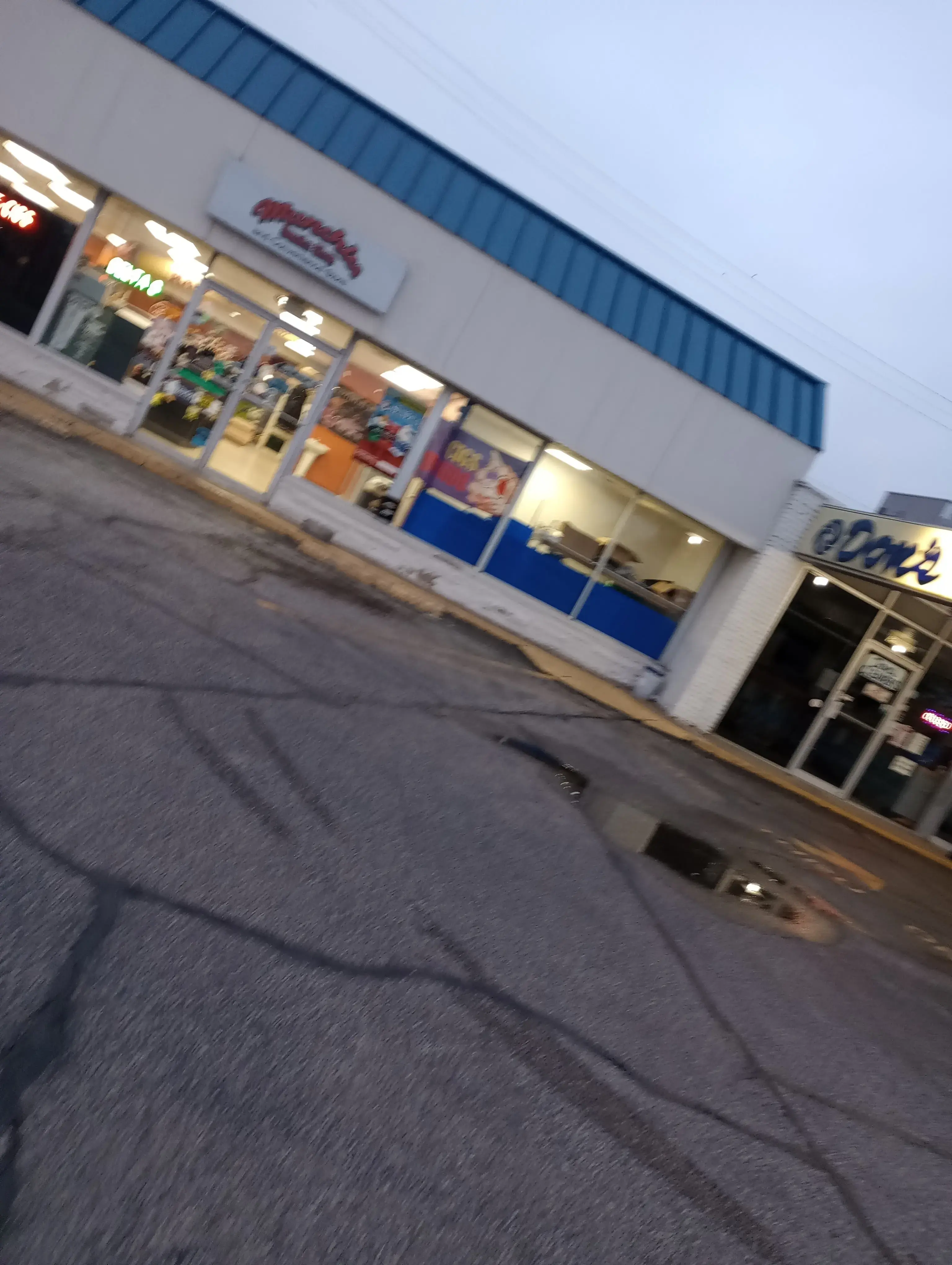 Don's Claytons DCI Fine DryCleaning thumbnail 6