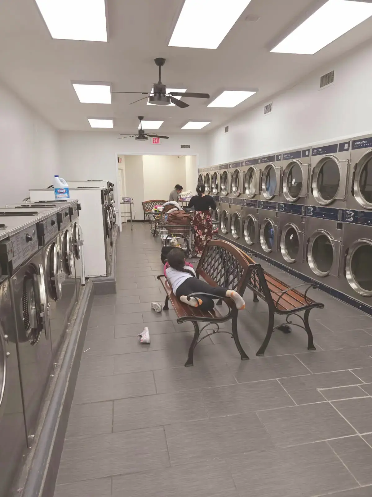 Door To Door Laundry - Image 4