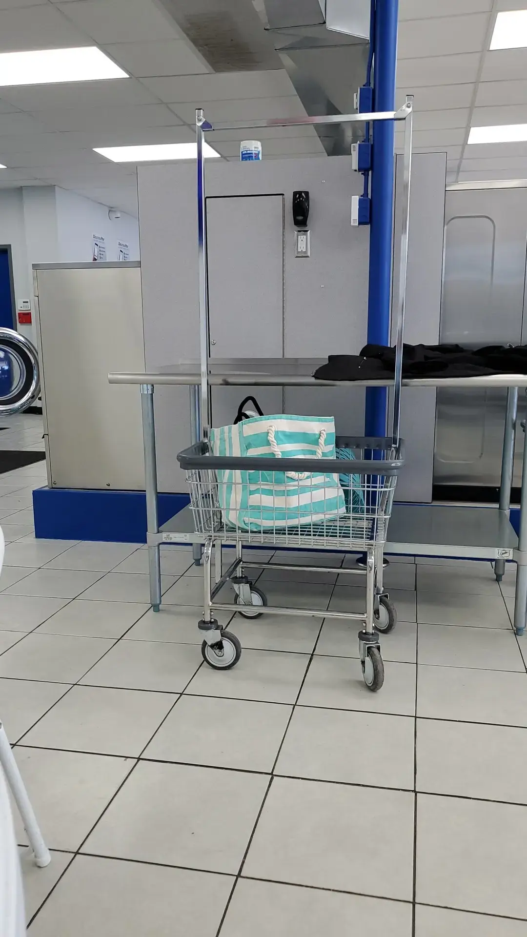 Double Bubble Coin Laundry - Image 13