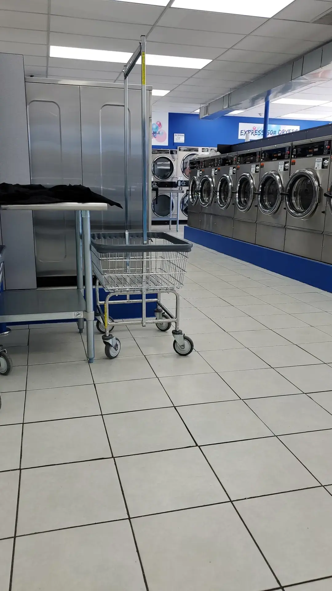 Double Bubble Coin Laundry - Image 17