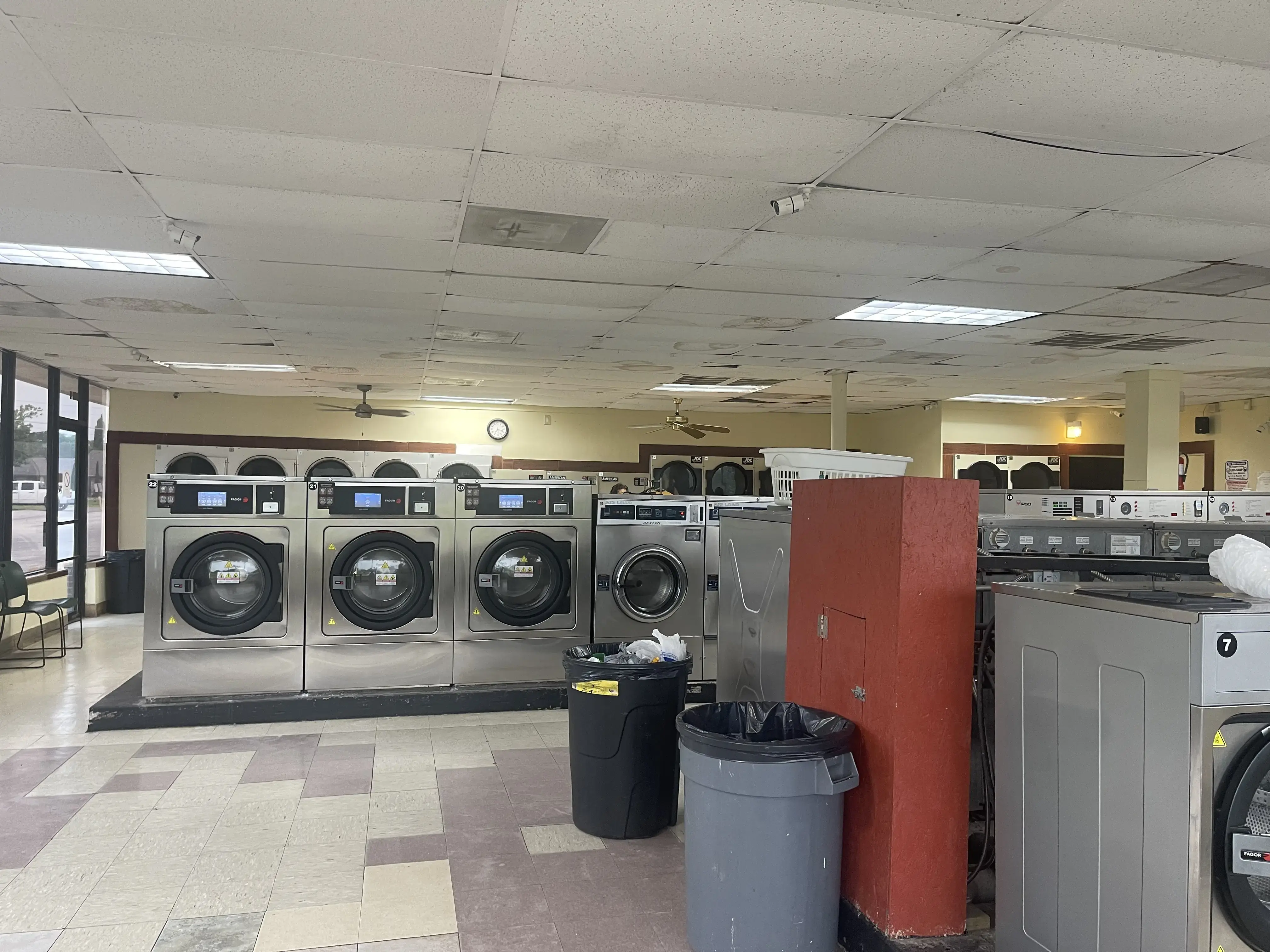 Double Bubble Laundries location