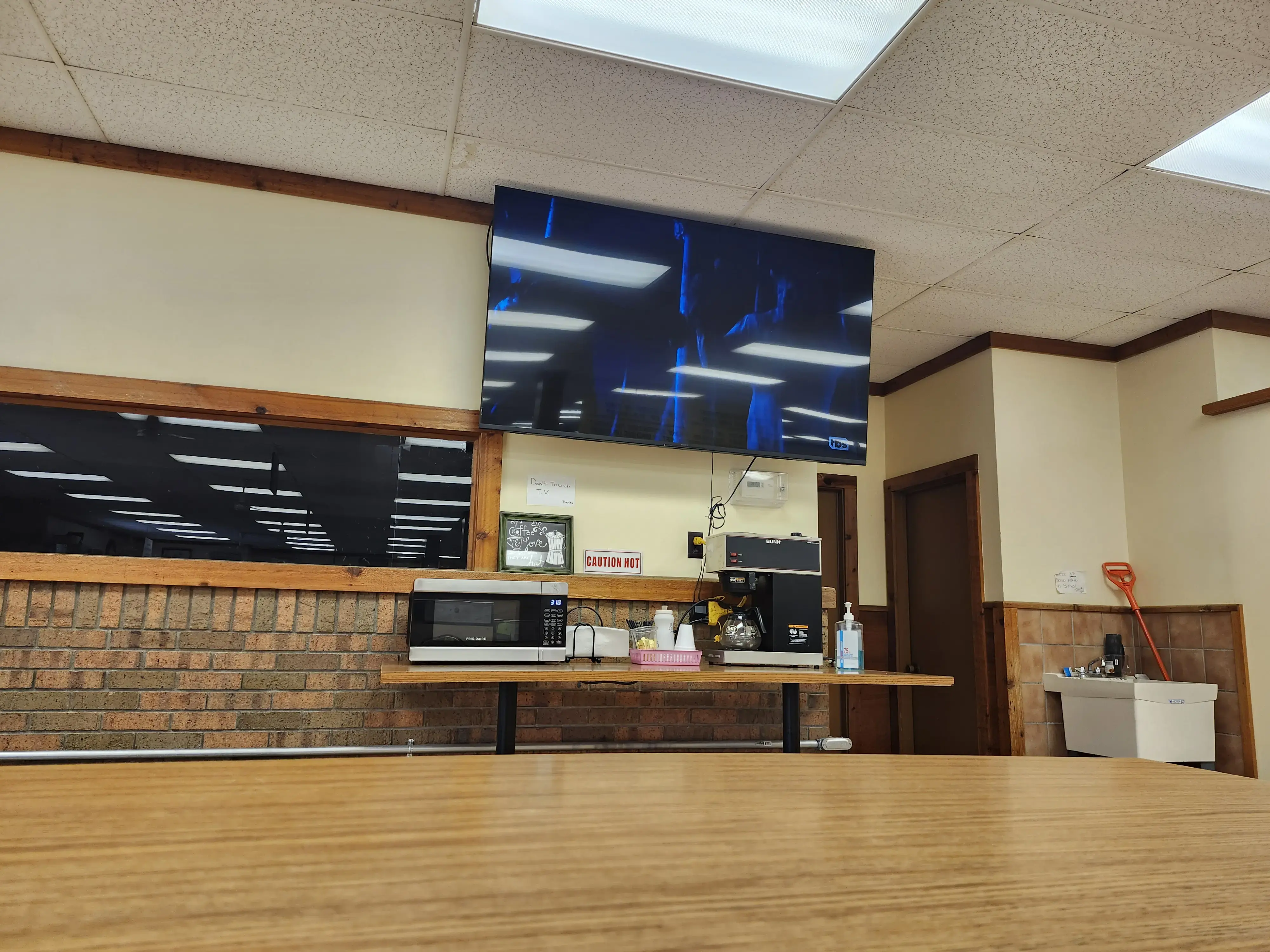 Double J Laundromat @ Chapter Square thumbnail 2