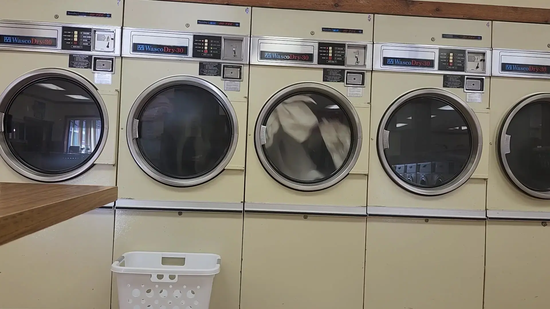 Double J Laundromat @ Chapter Square - Image 9
