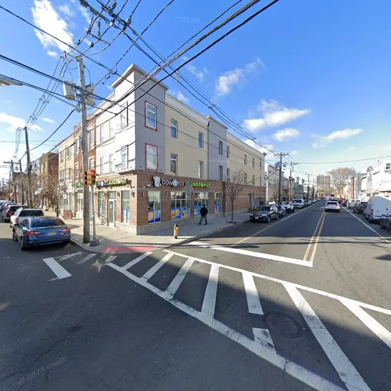 Downeck Laundromat thumbnail 8