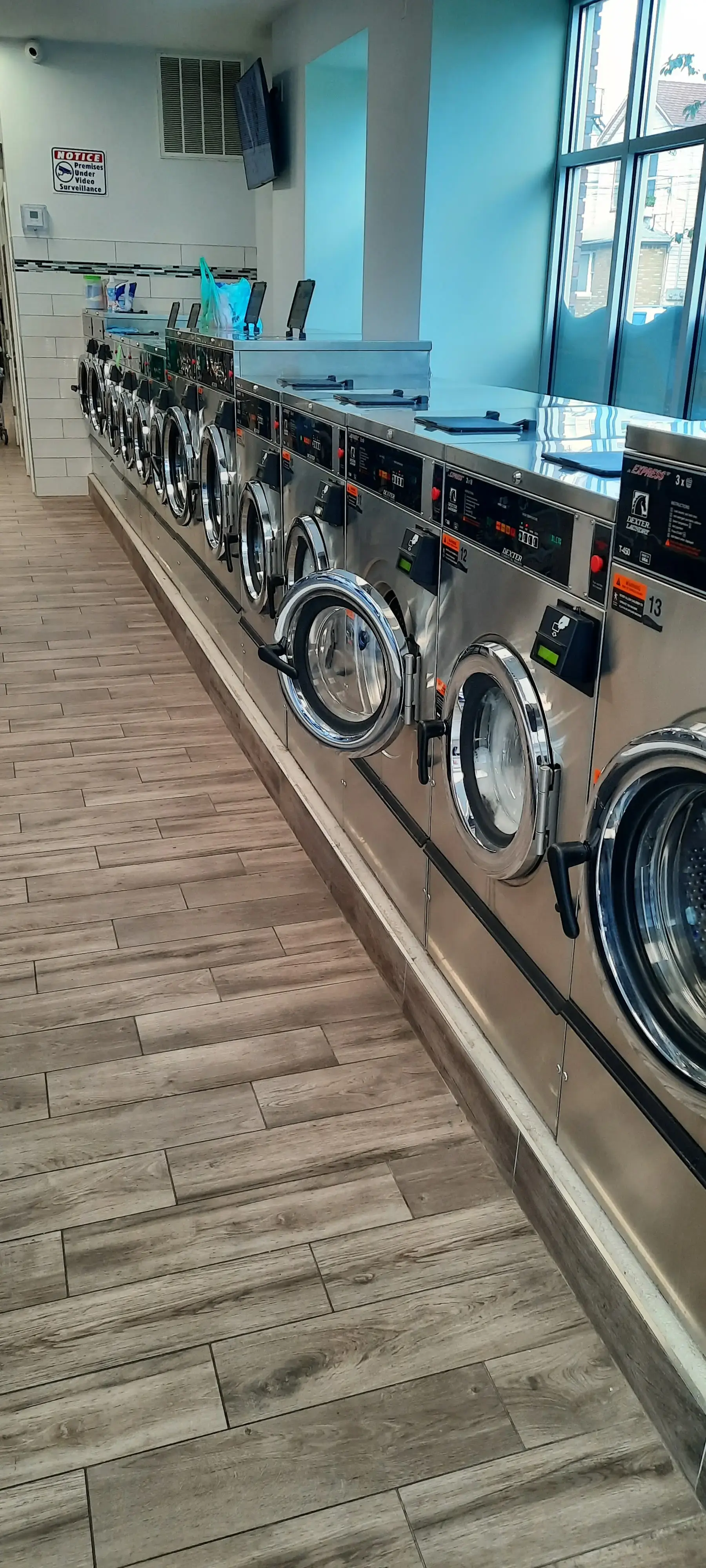Downeck Laundromat - Image 2