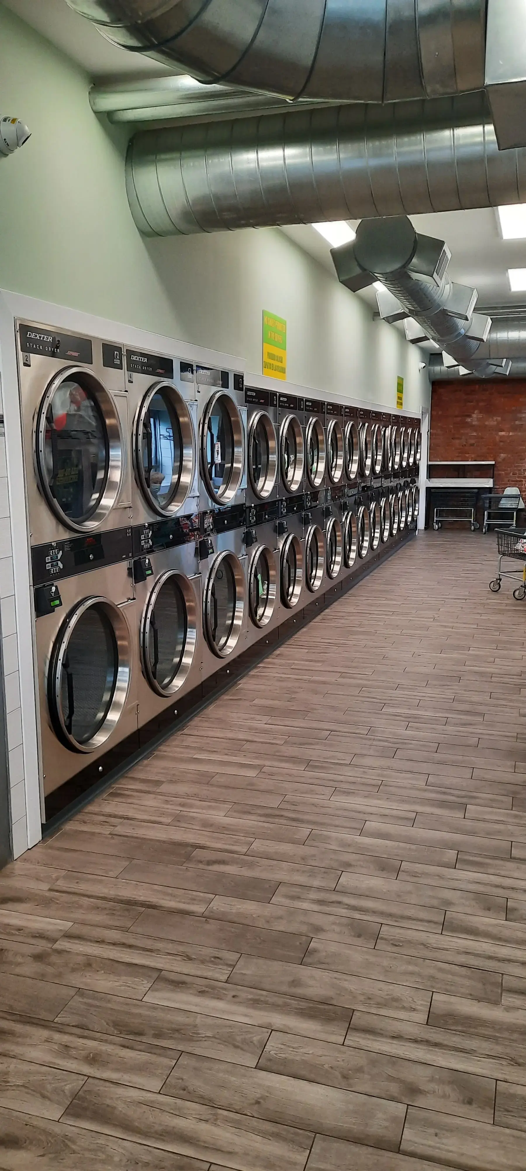 Downeck Laundromat thumbnail 6