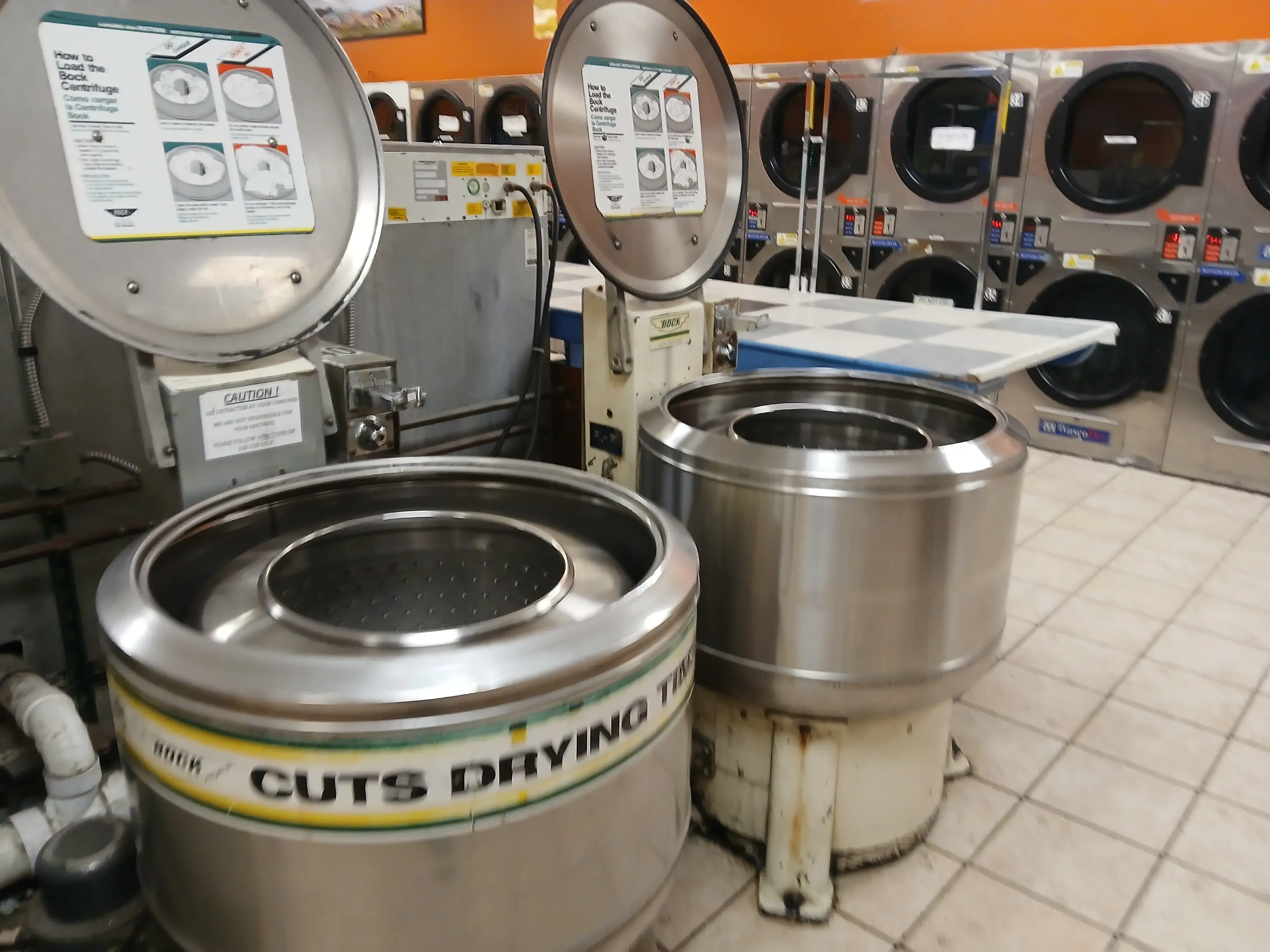 Downtown Laundromat - Image 11