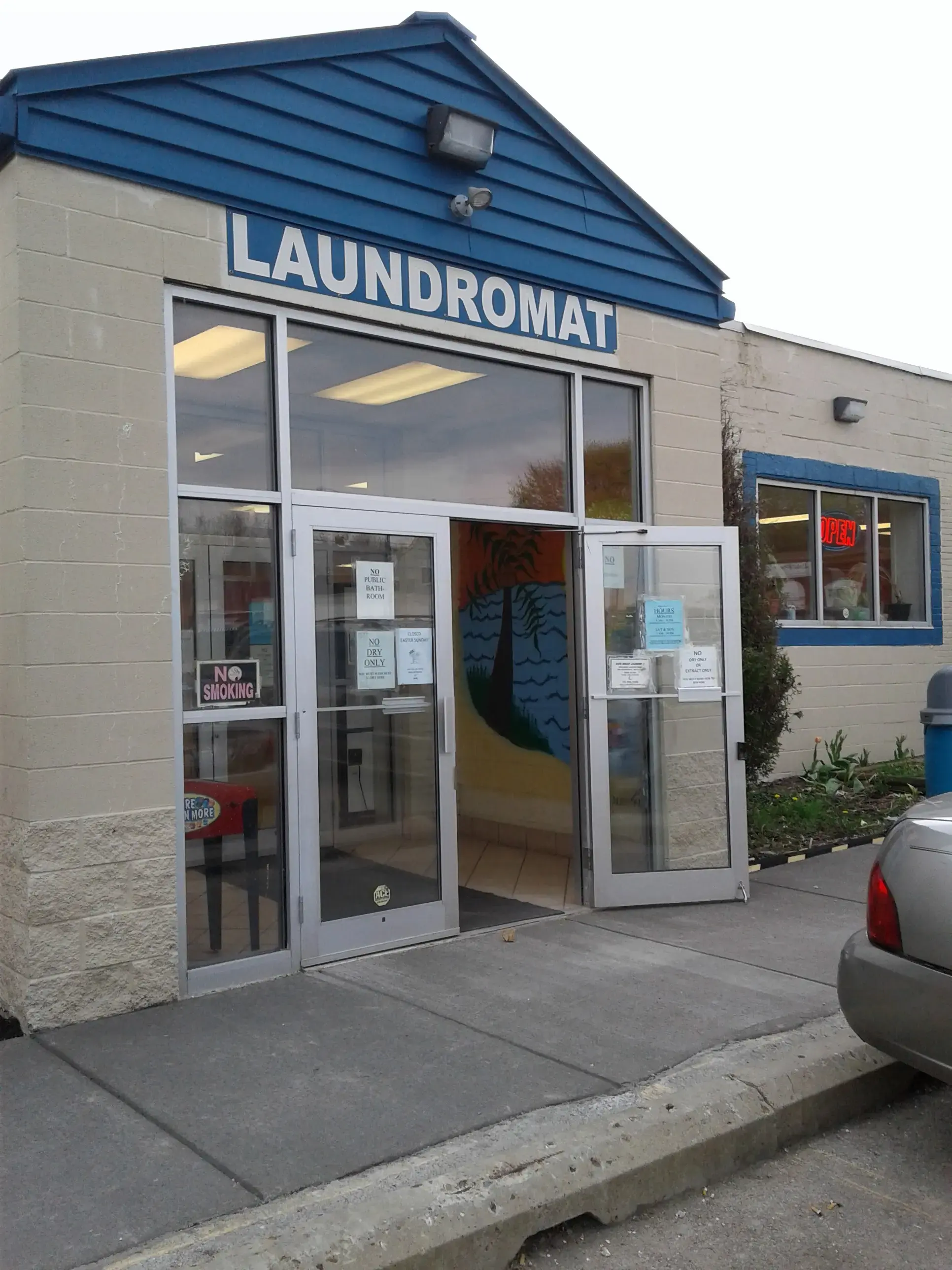 Downtown Laundromat thumbnail 5