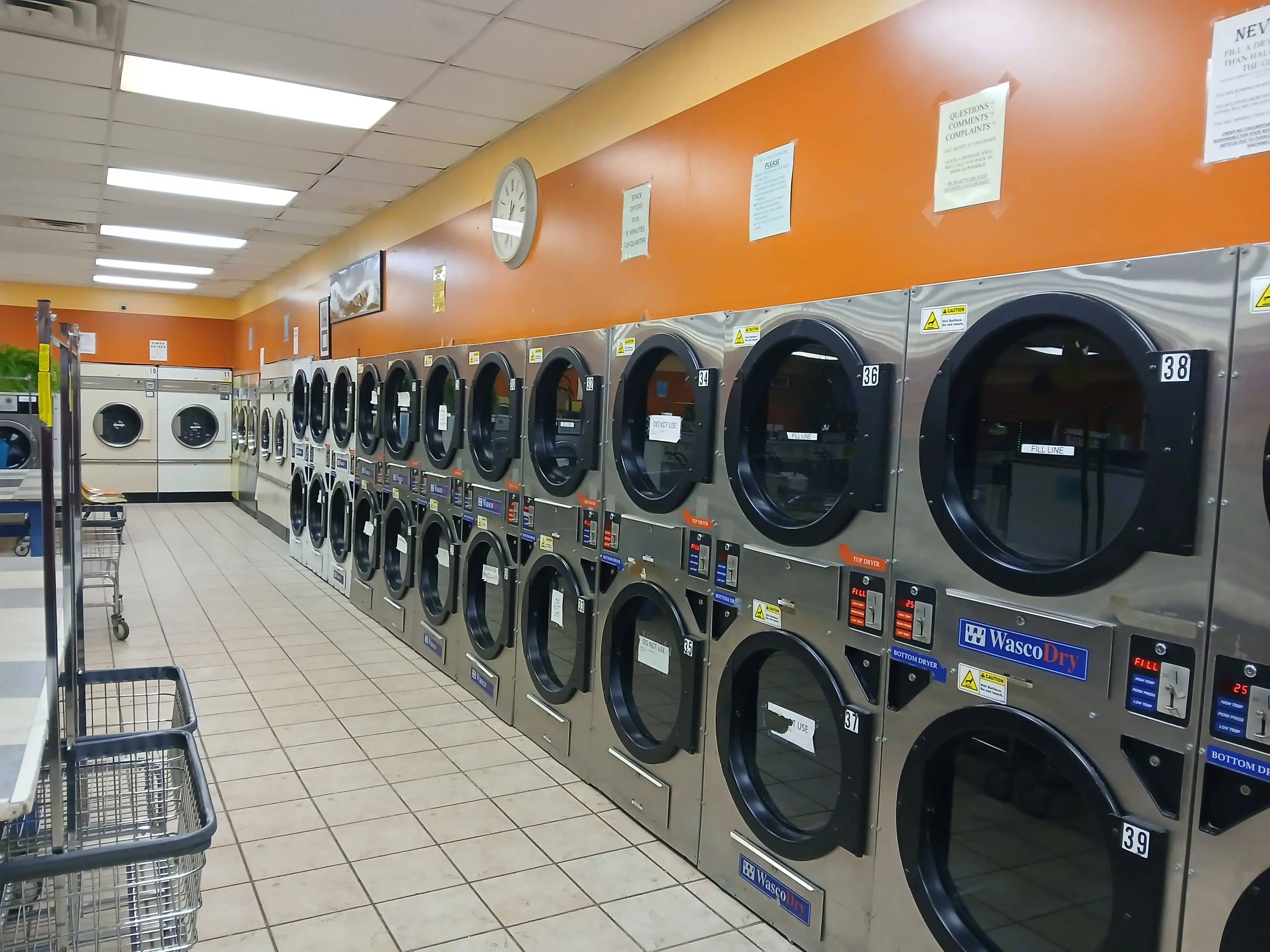 Downtown Laundromat thumbnail 2