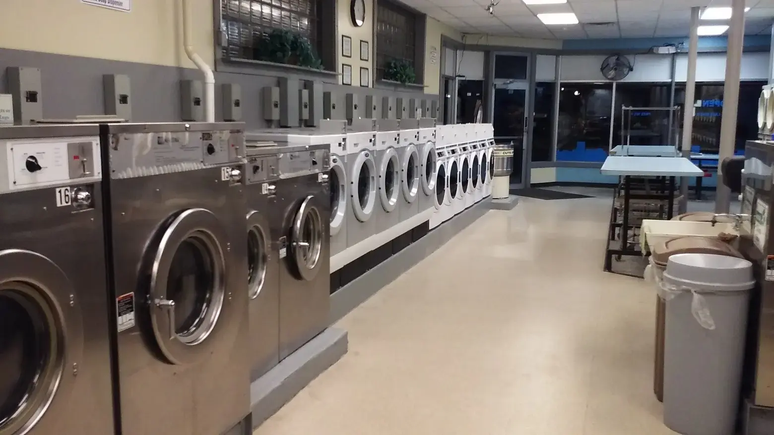 Downtown Laundry - Image 15