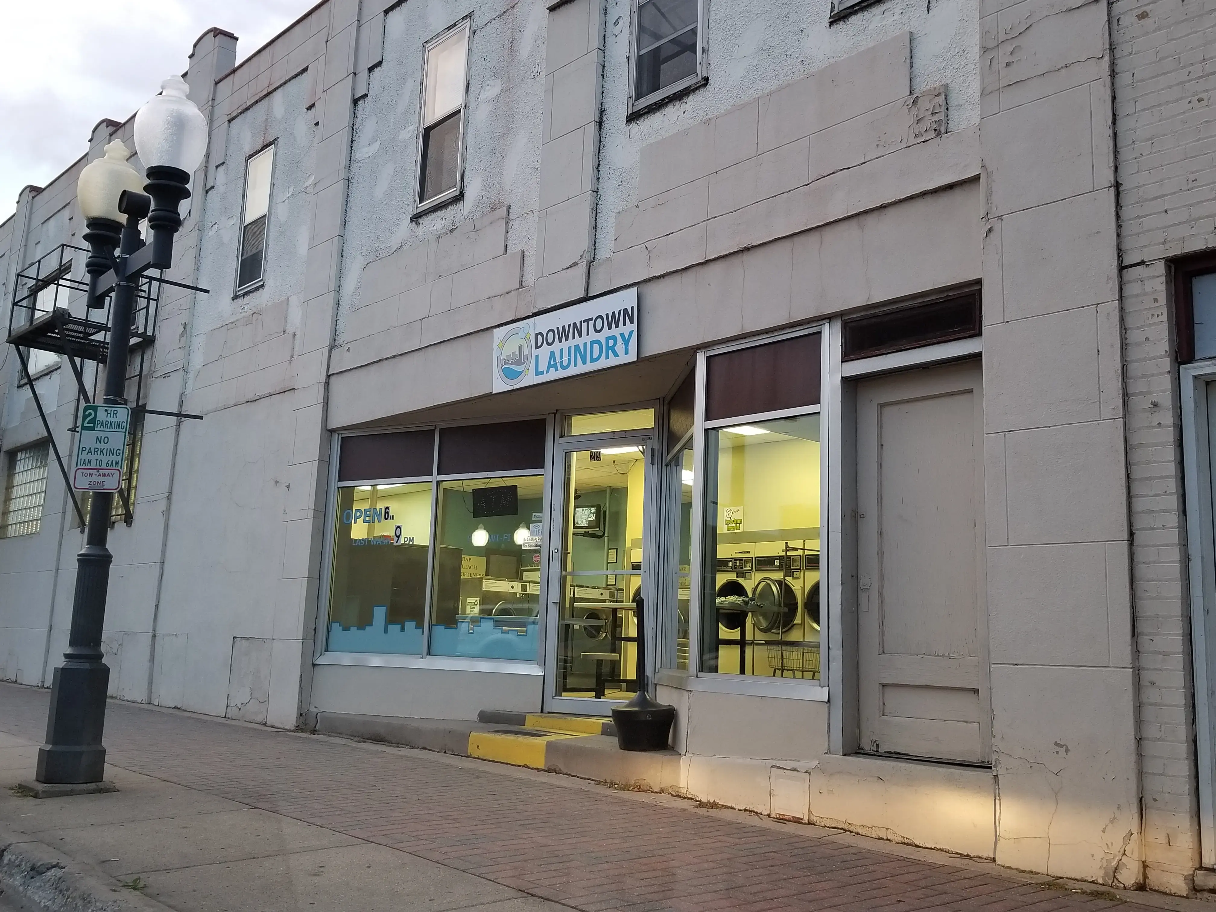 Downtown Laundry thumbnail 4