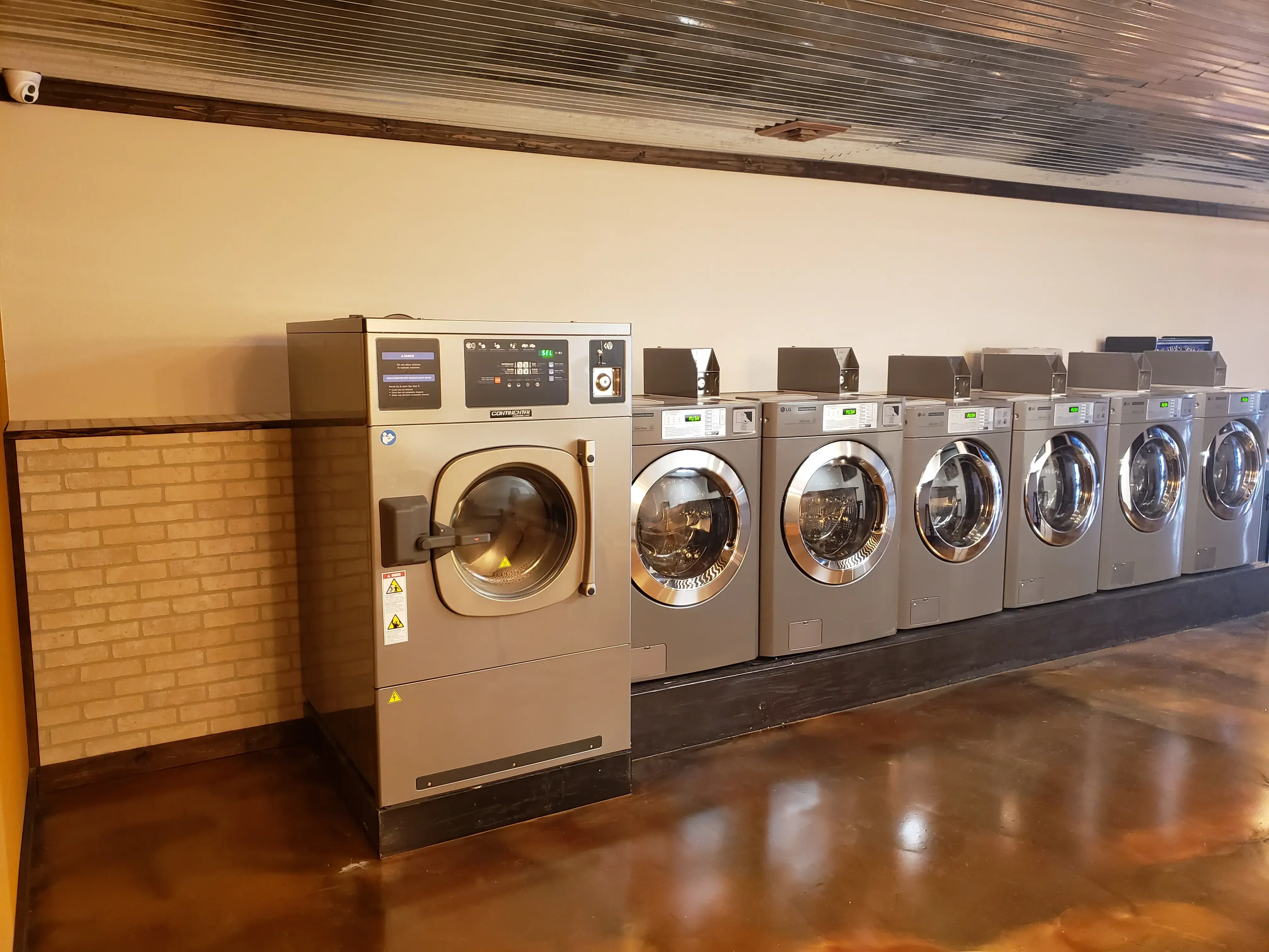 Downtown Laundry - Image 6