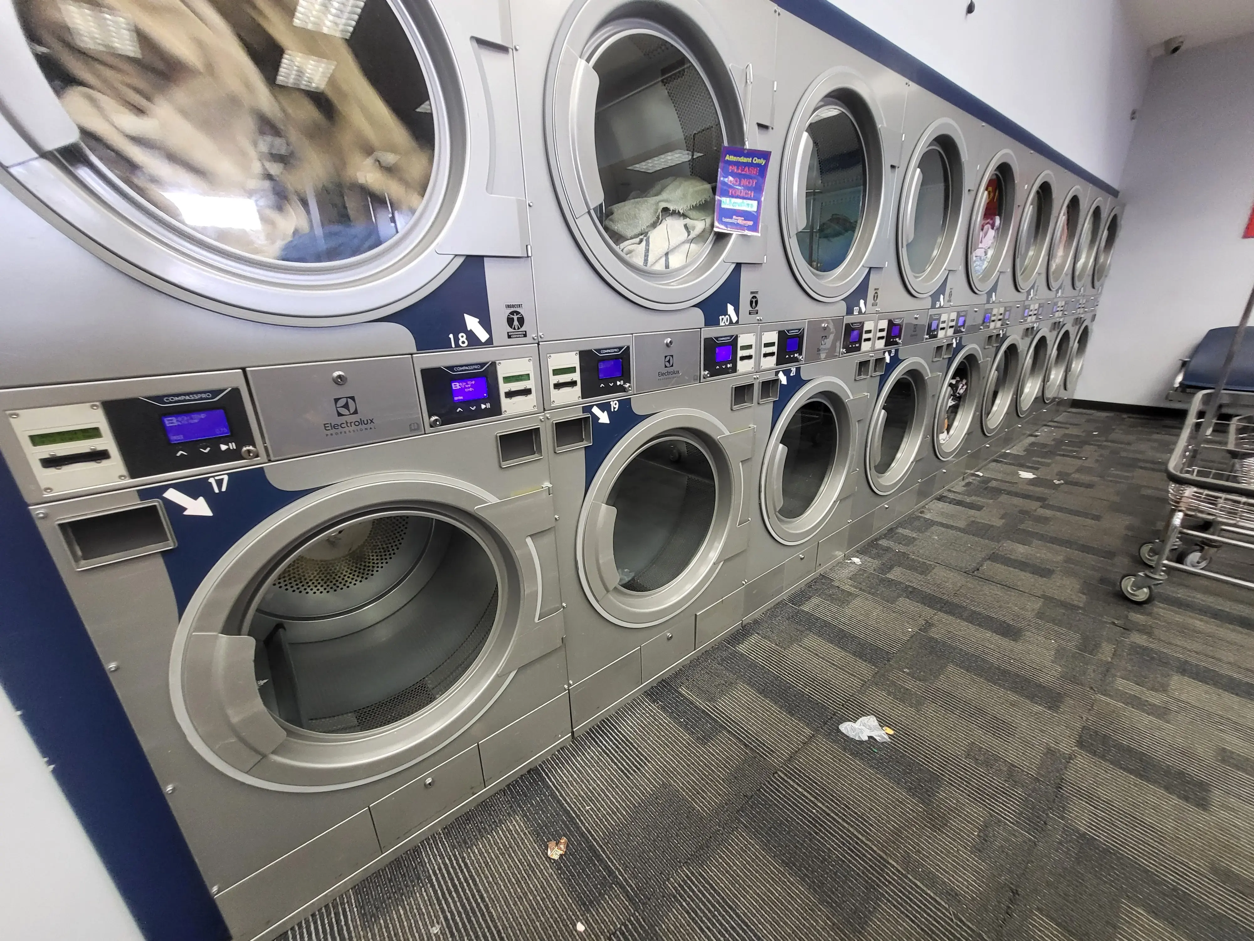 Downtown Laundry Express thumbnail 3
