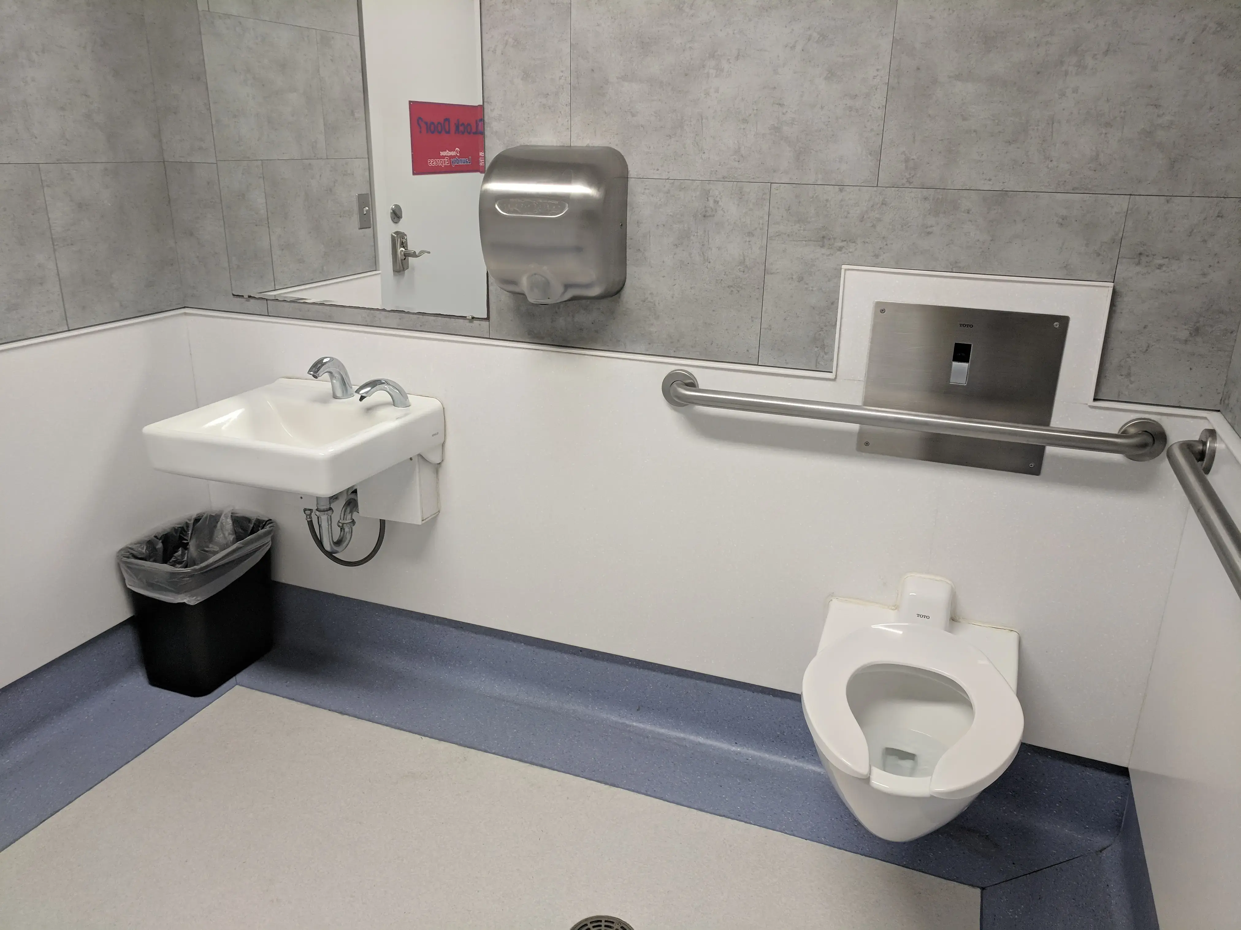 Downtown Laundry Express - Image 19