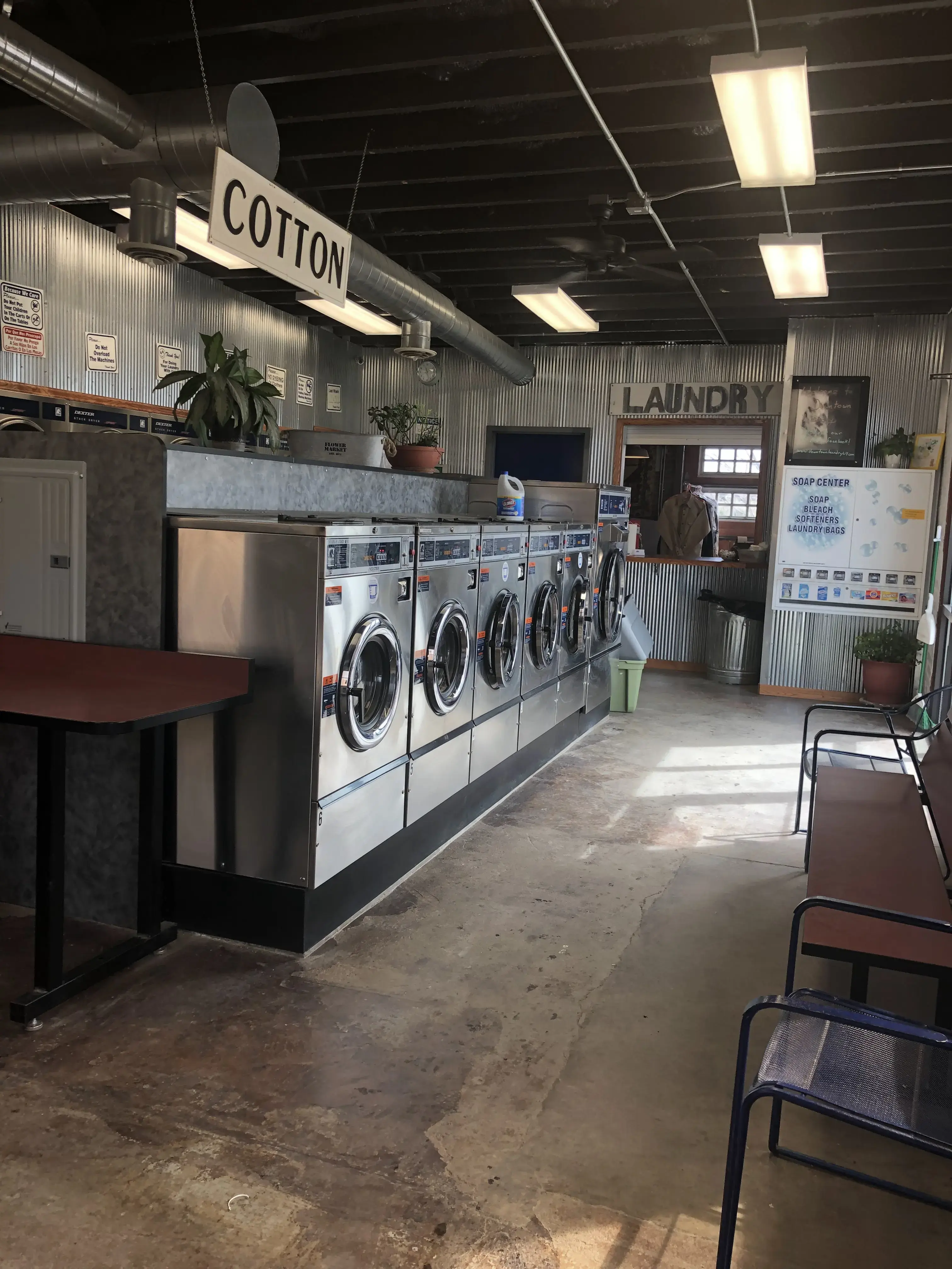 Downtown Laundry thumbnail 12