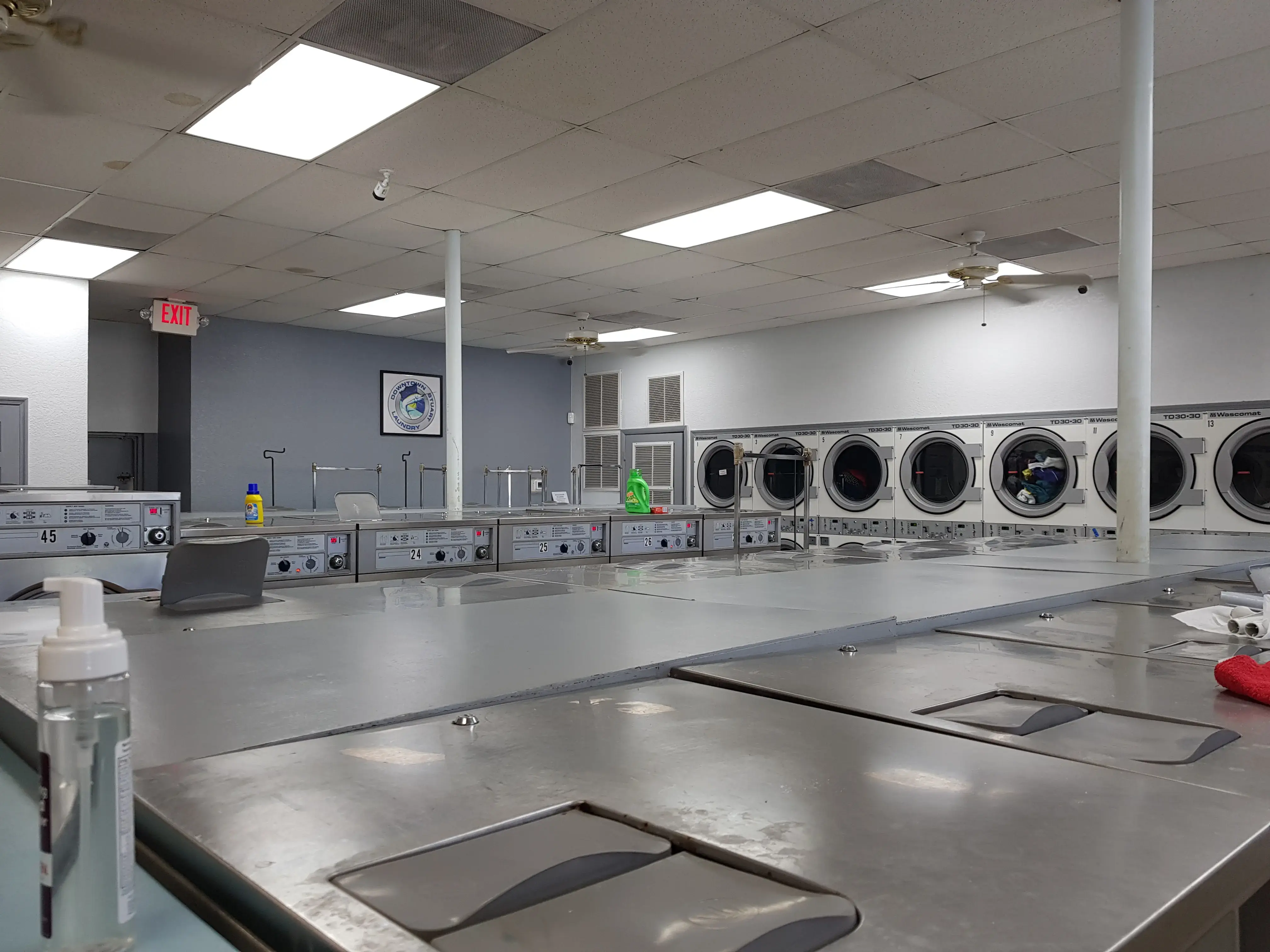 Downtown Stuart Laundry thumbnail 7