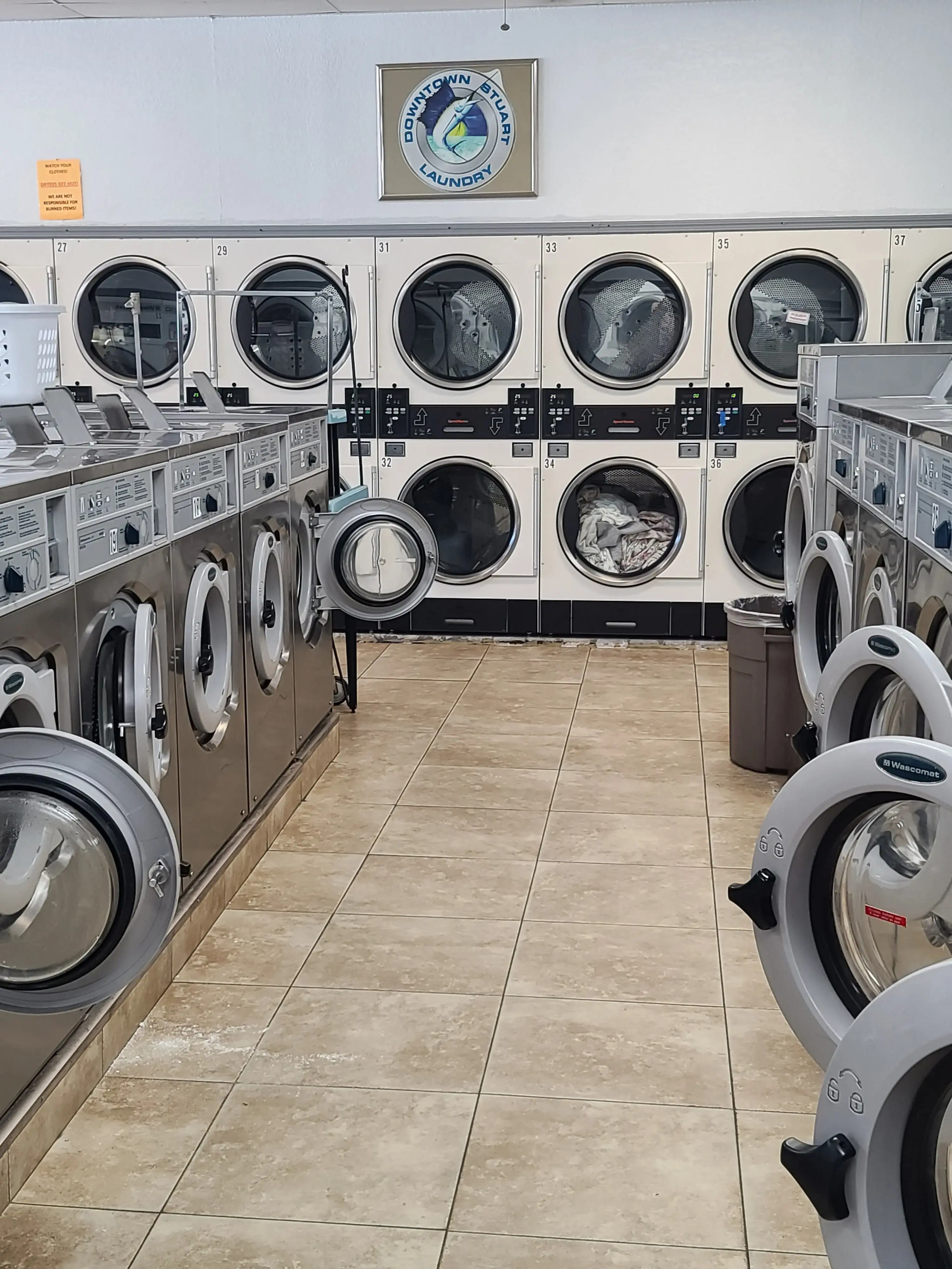 Downtown Stuart Laundry - Image 4