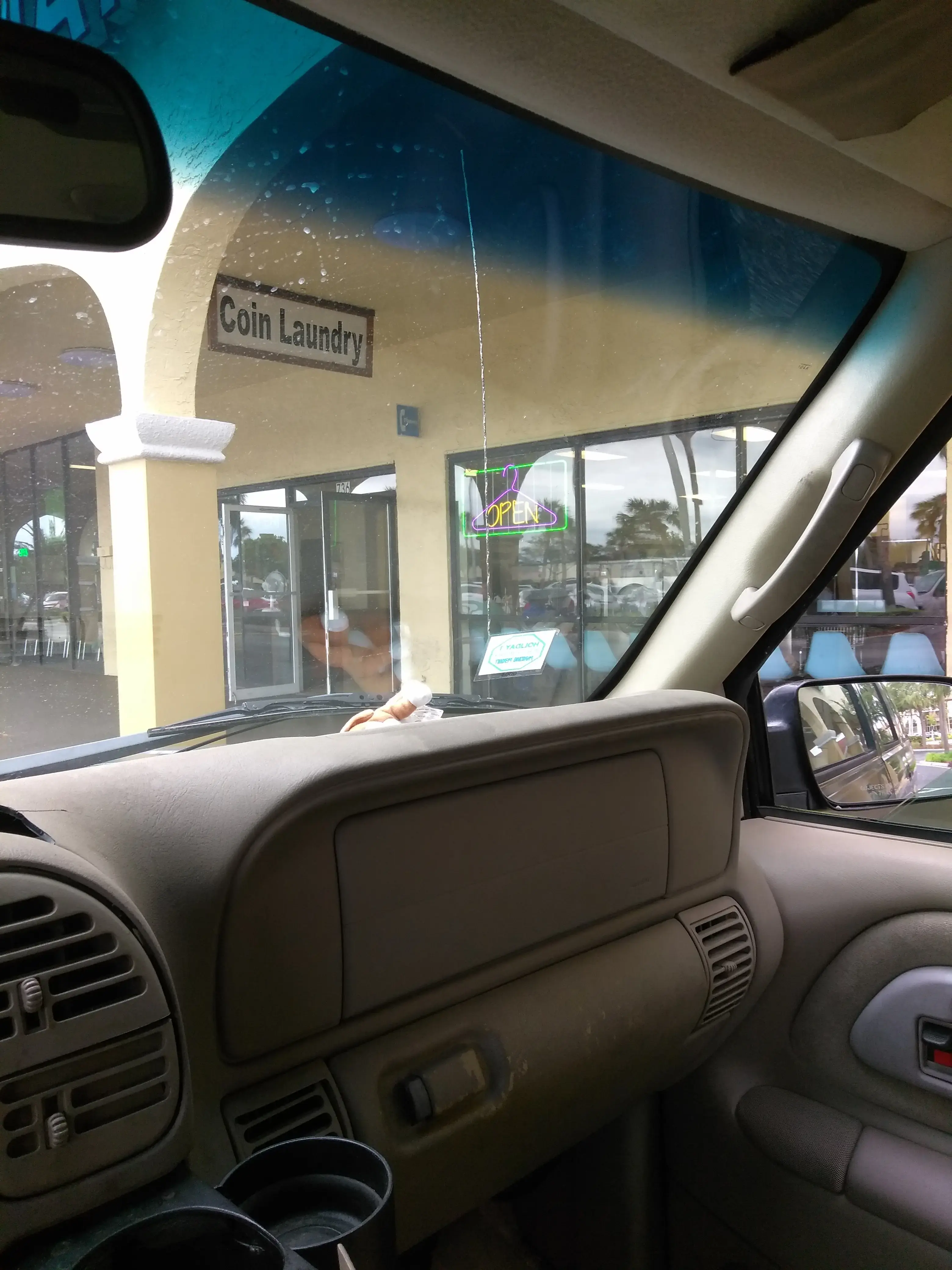 Downtown Stuart Laundry - Image 20