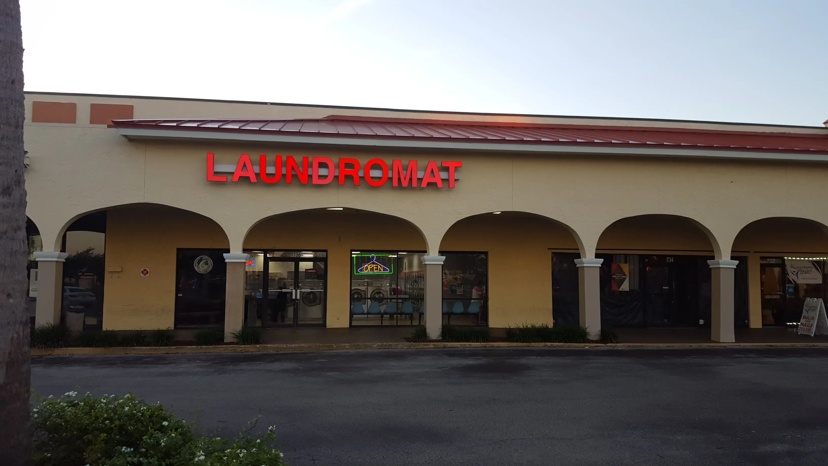 Downtown Stuart Laundry - Image 18