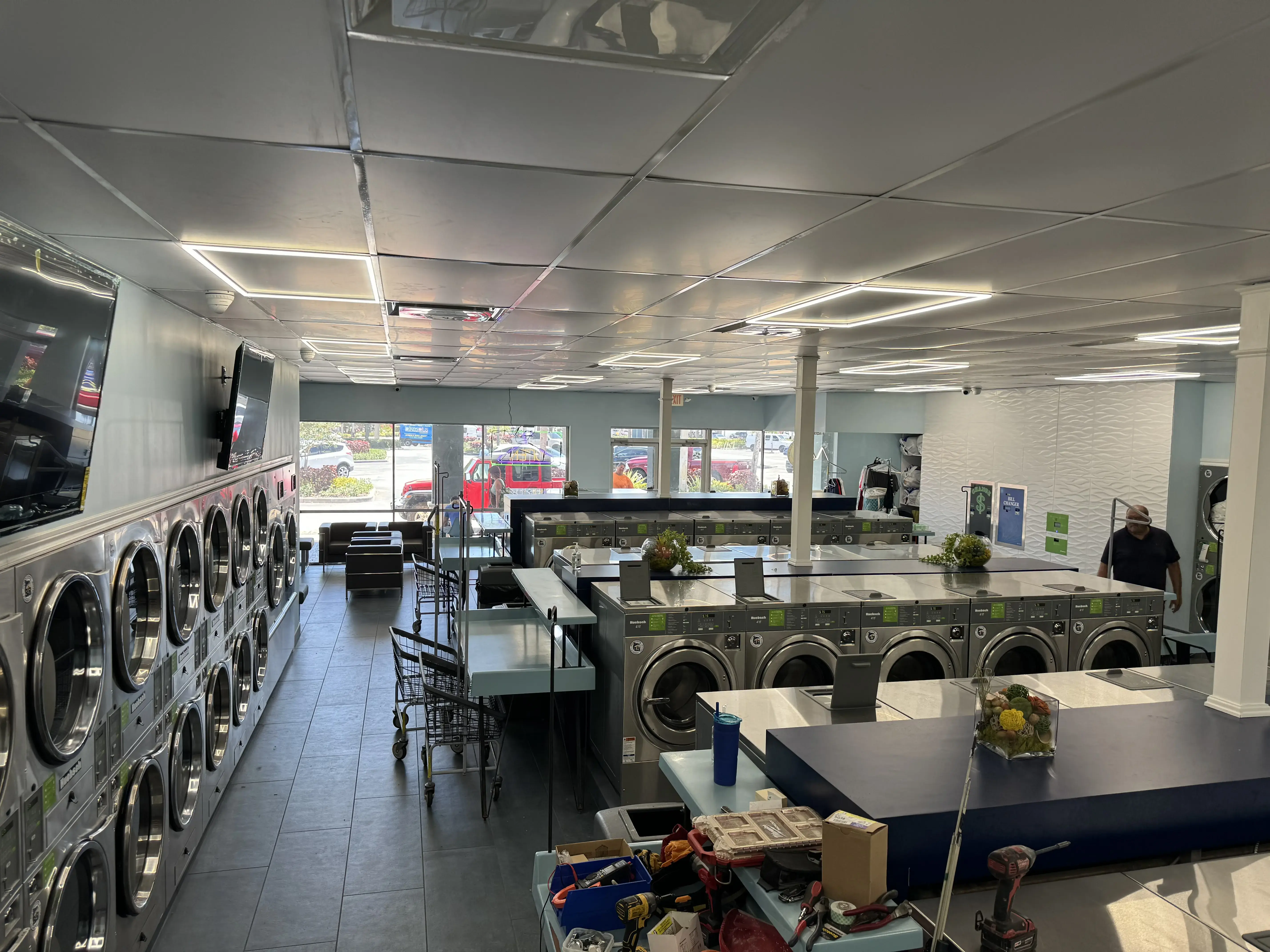 Downtown Stuart Laundry - Image 5