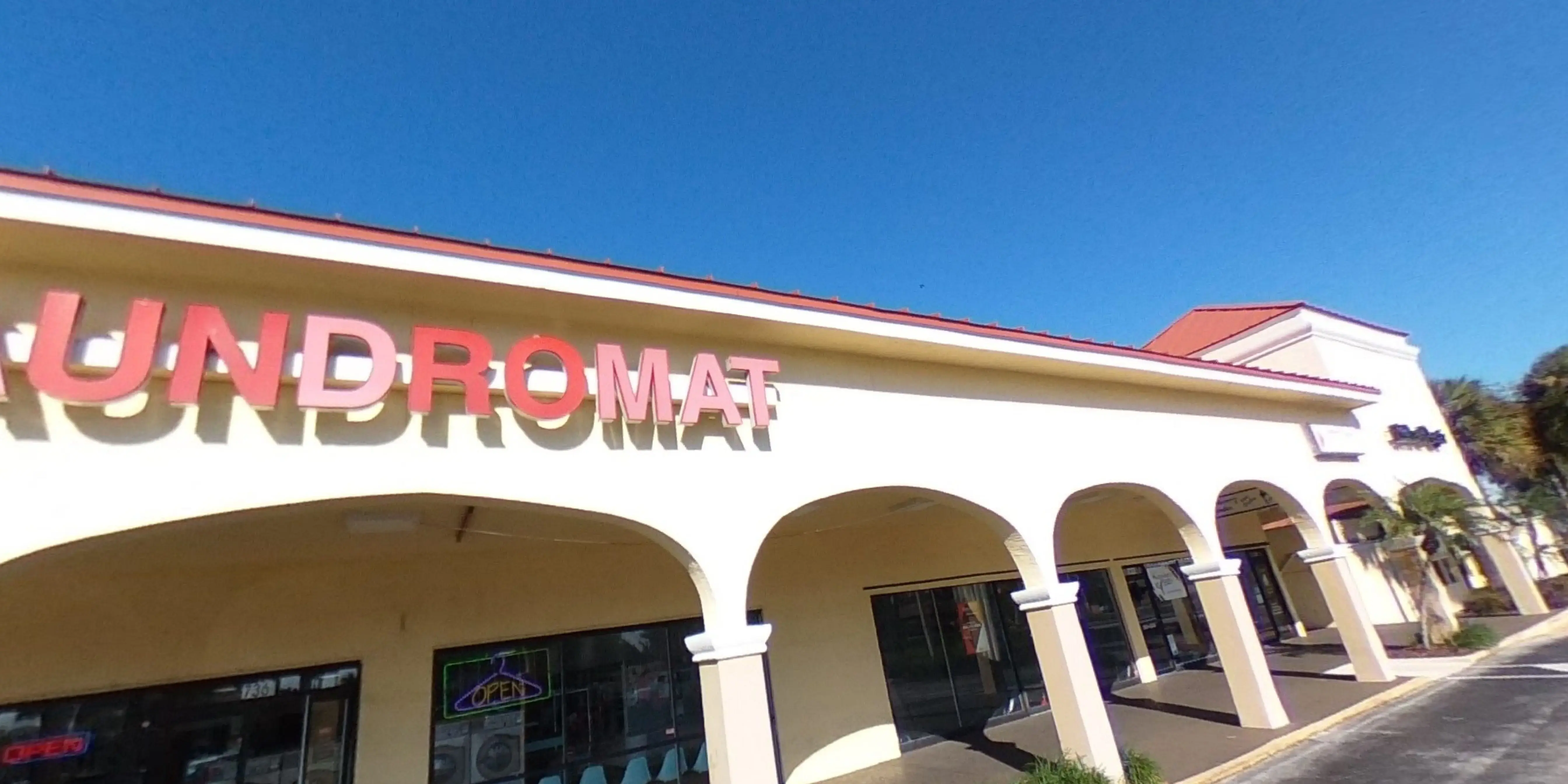 Downtown Stuart Laundry thumbnail 9