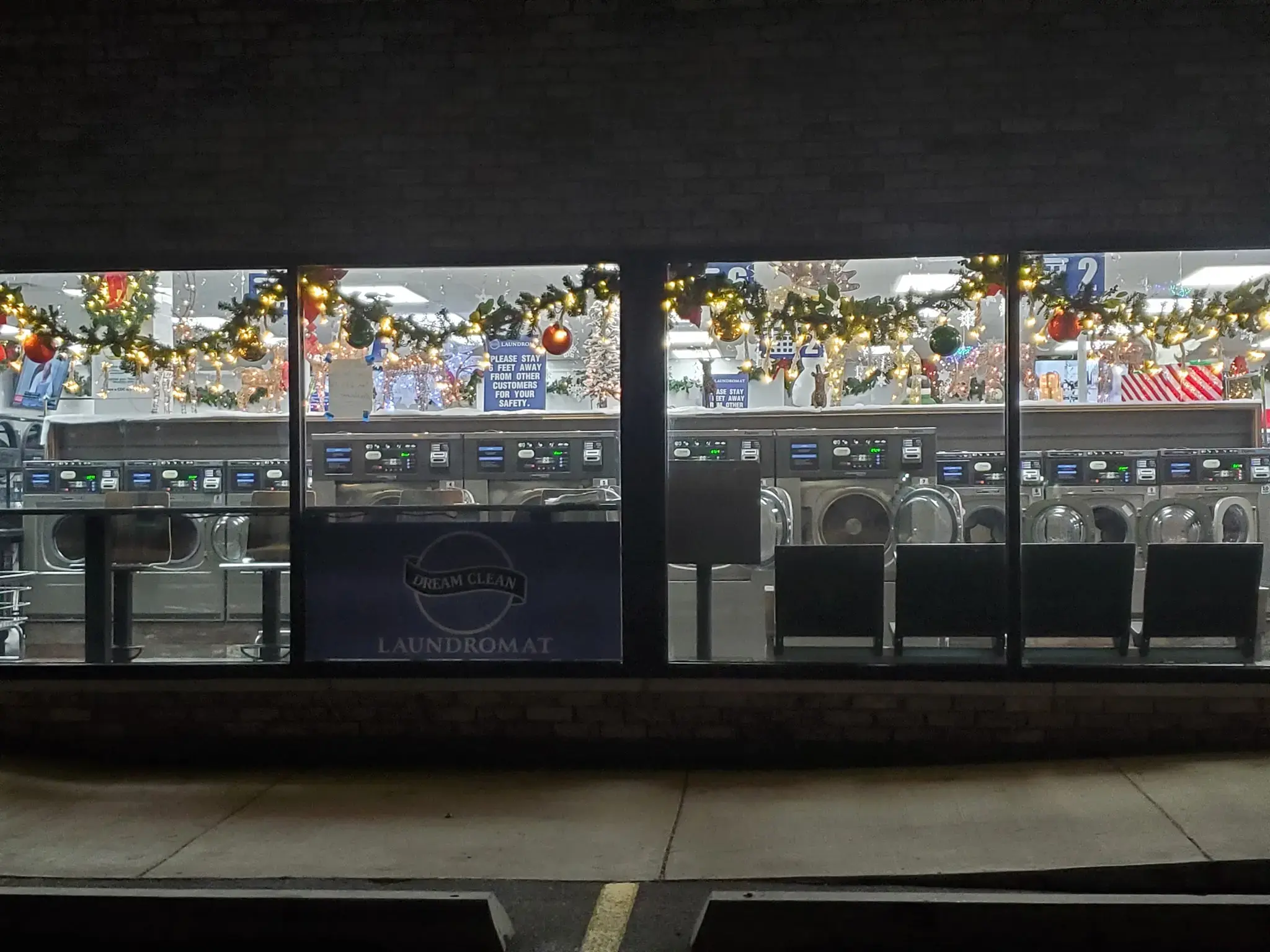 Dream Clean Laundromat - Image 16