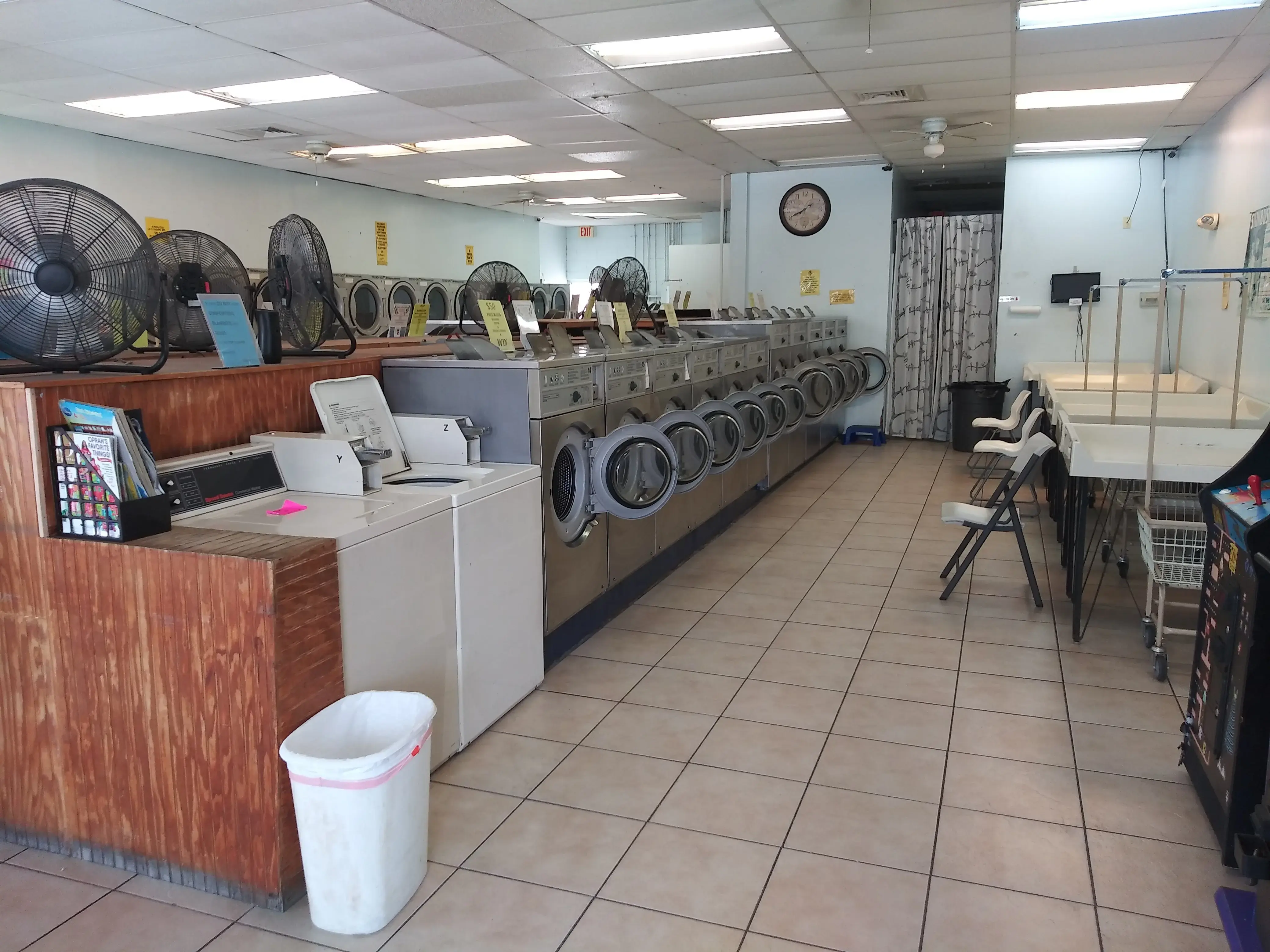 Drop - Wash & Fold Coin Laundry-Full Service Laundromat - Image 4