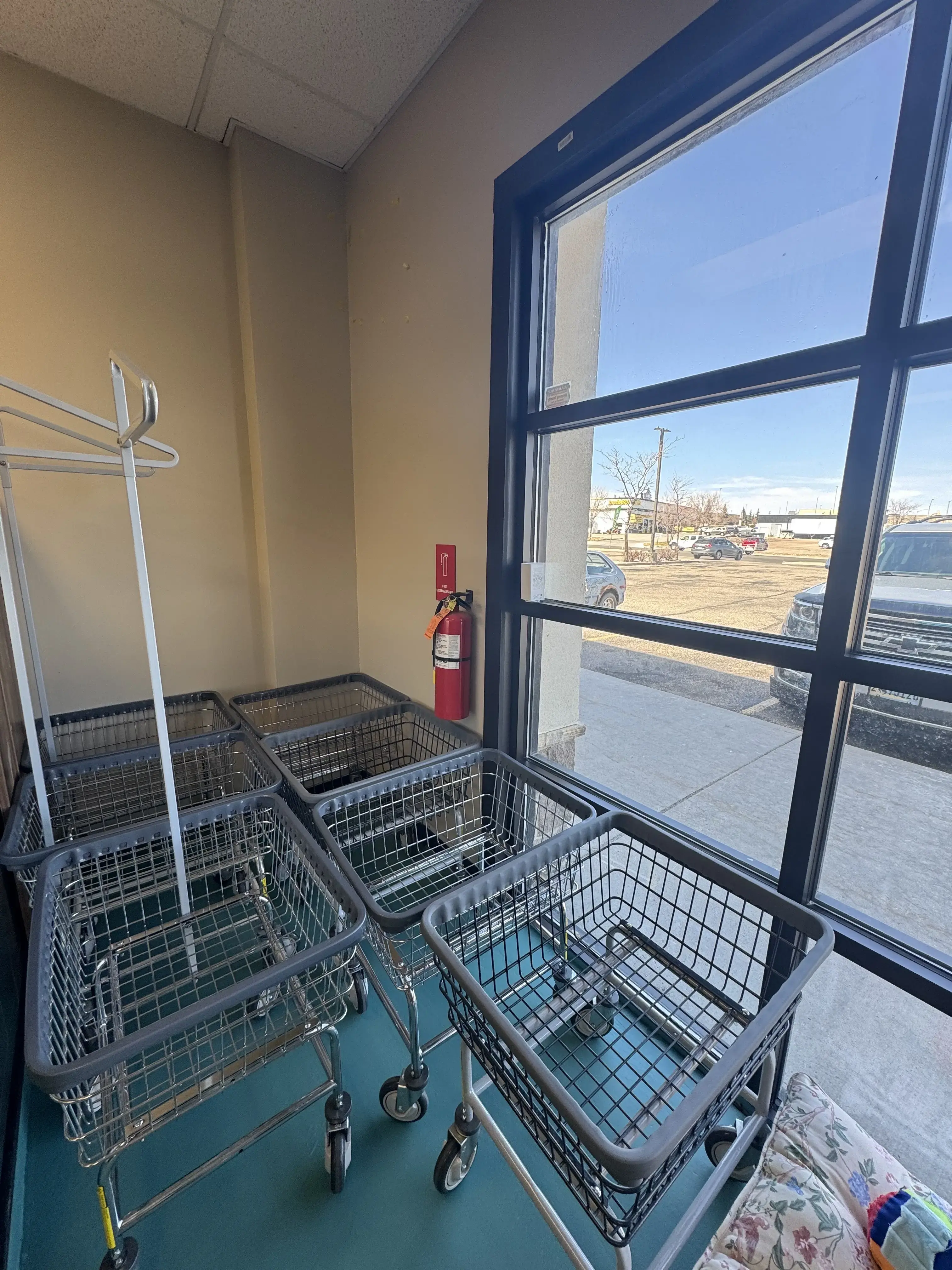 Drop N Dash Laundromat - Image 2