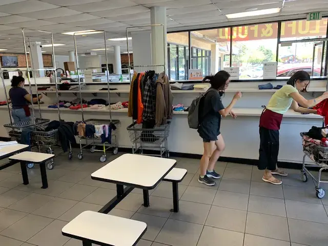 Drop n Go Laundromat thumbnail 8