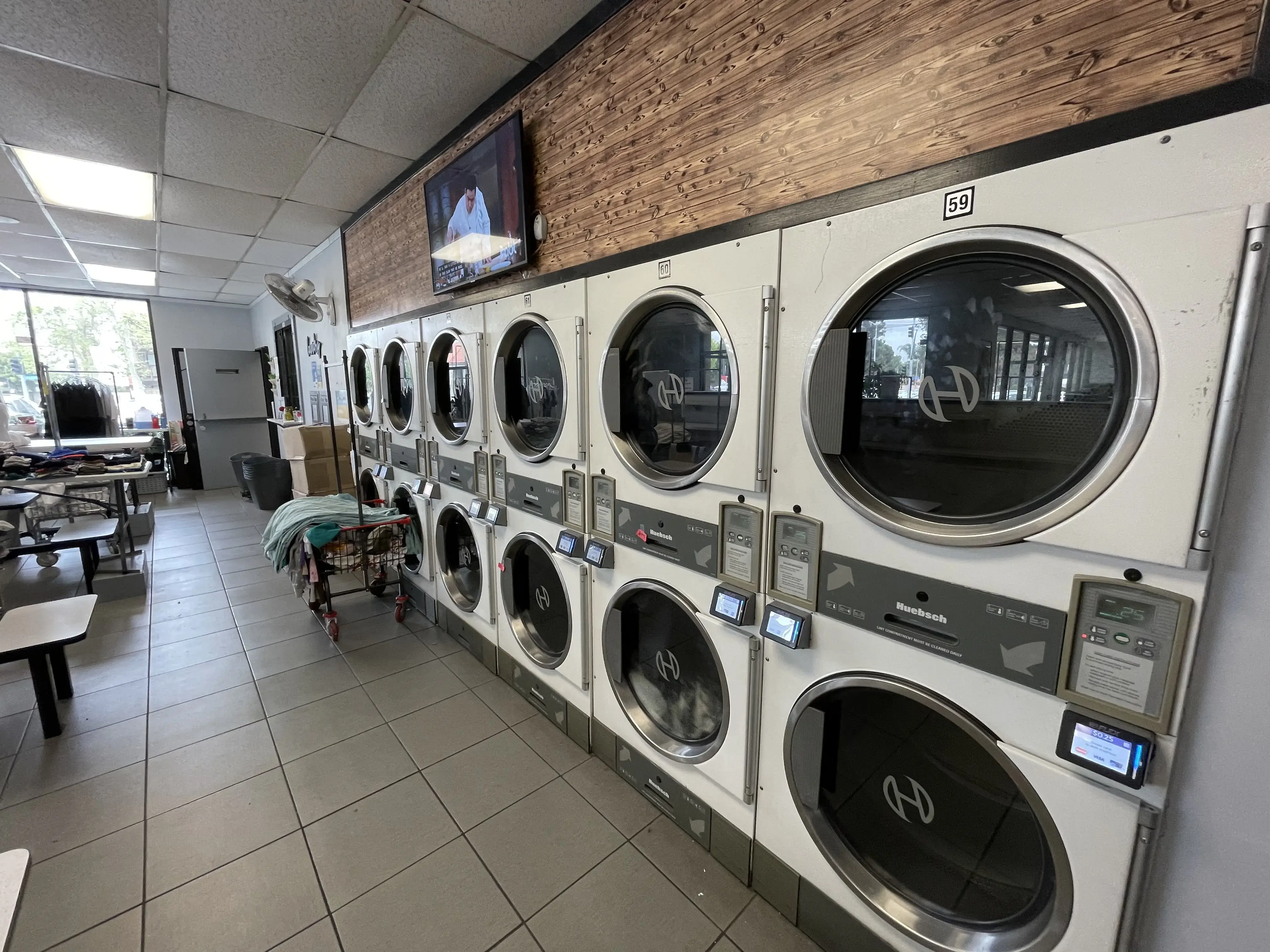 Drop n Go Laundromat thumbnail 2