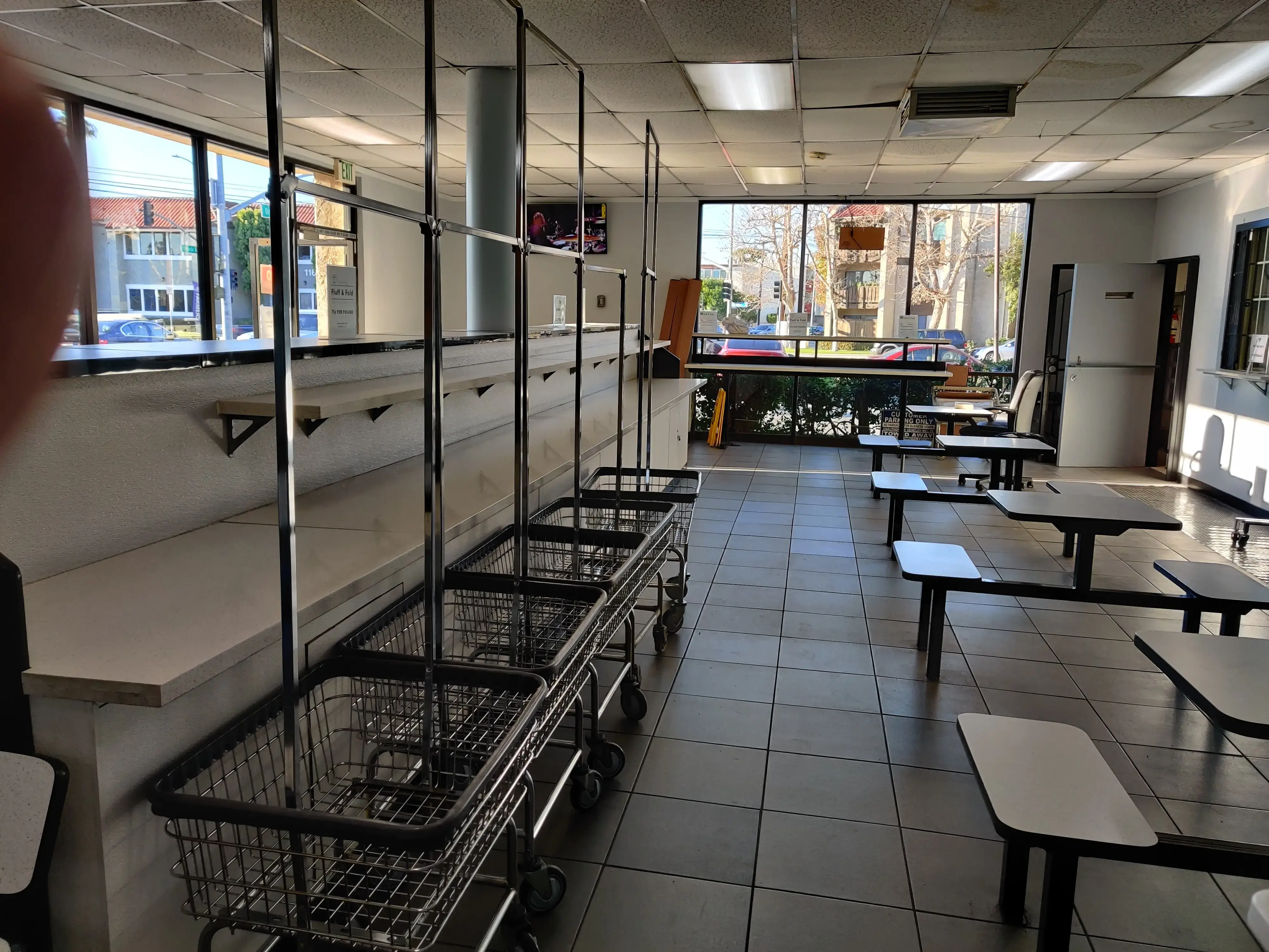 Drop n Go Laundromat - Image 7