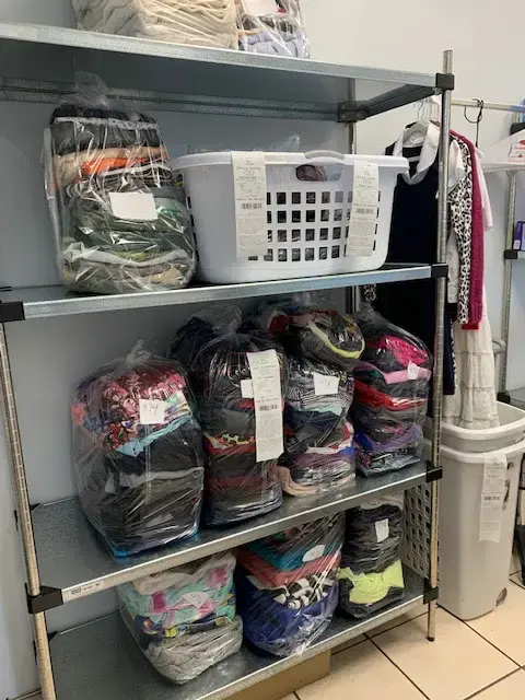 Drop n Go Laundromat - Image 16