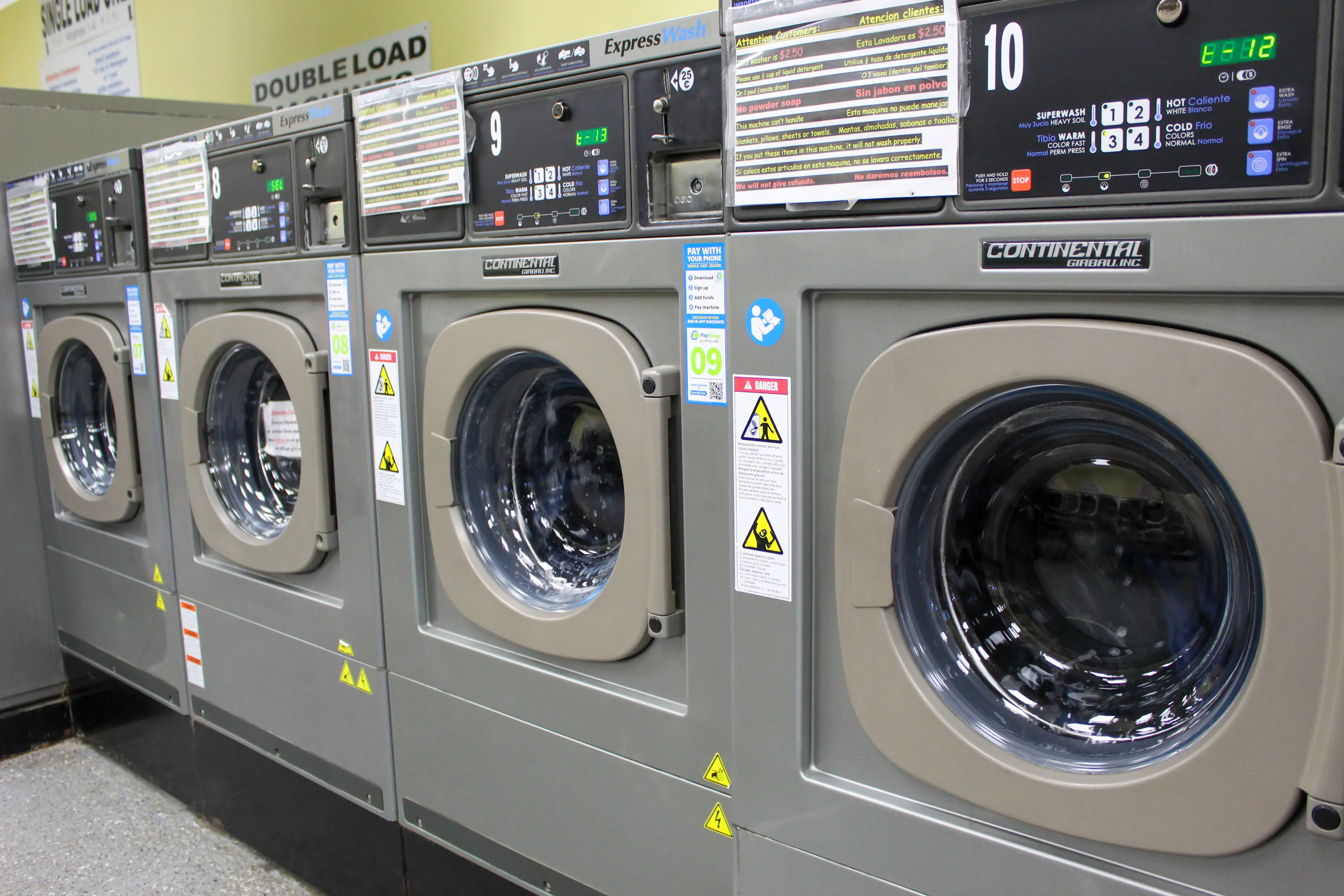 Dry Cleaners and Washateria in Lytle - Image 4