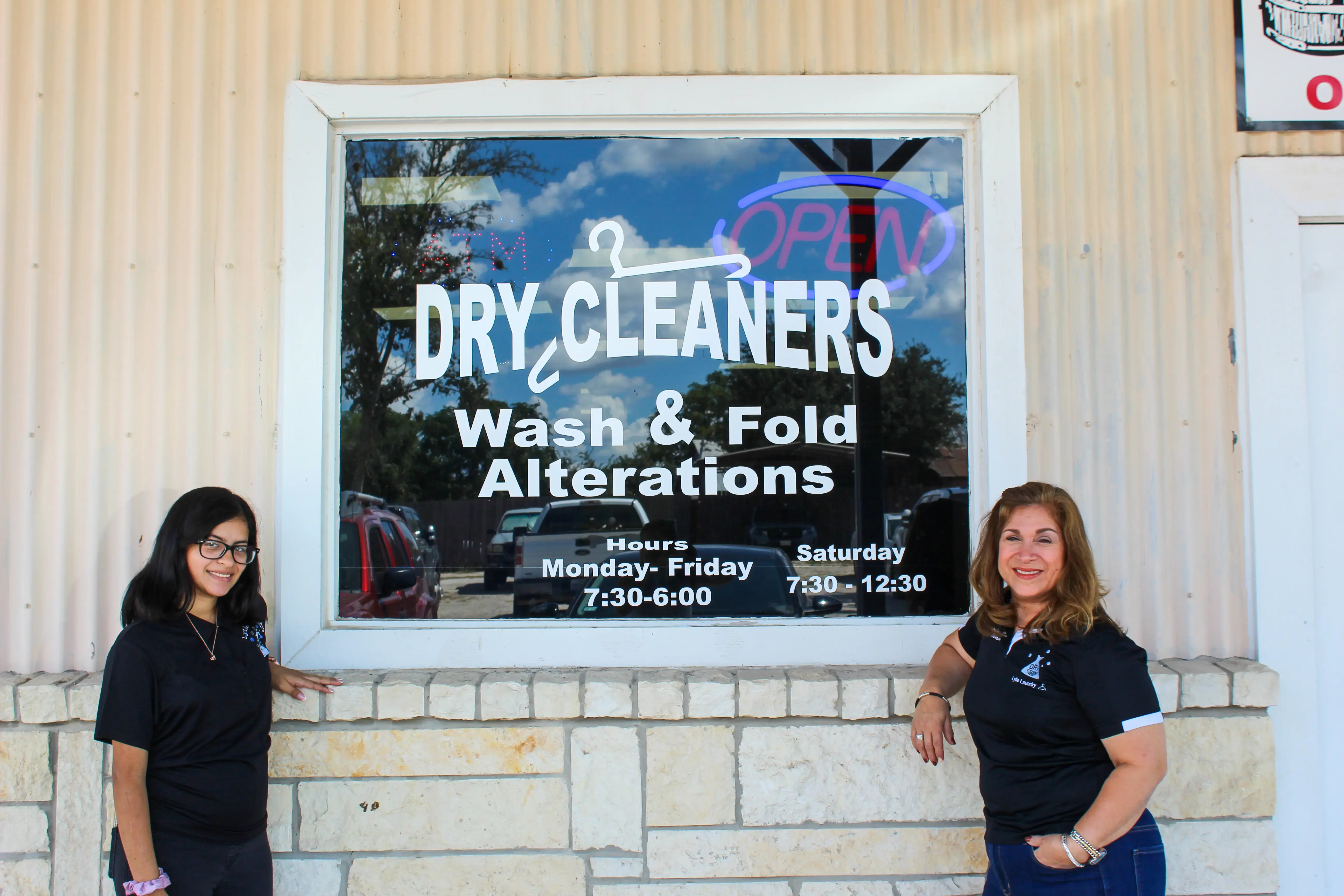 Dry Cleaners and Washateria in Lytle thumbnail 3