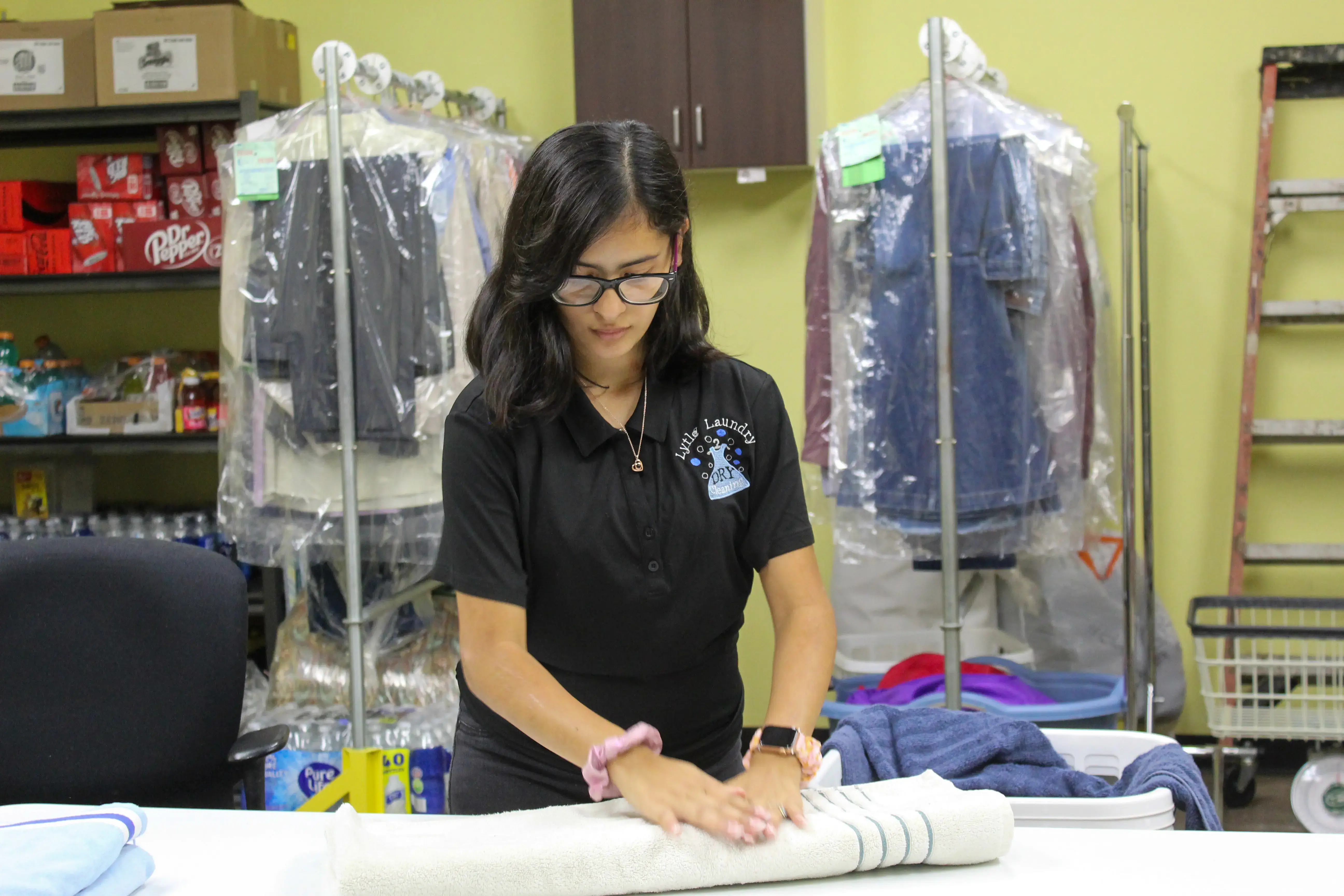 Dry Cleaners and Washateria in Lytle thumbnail 11