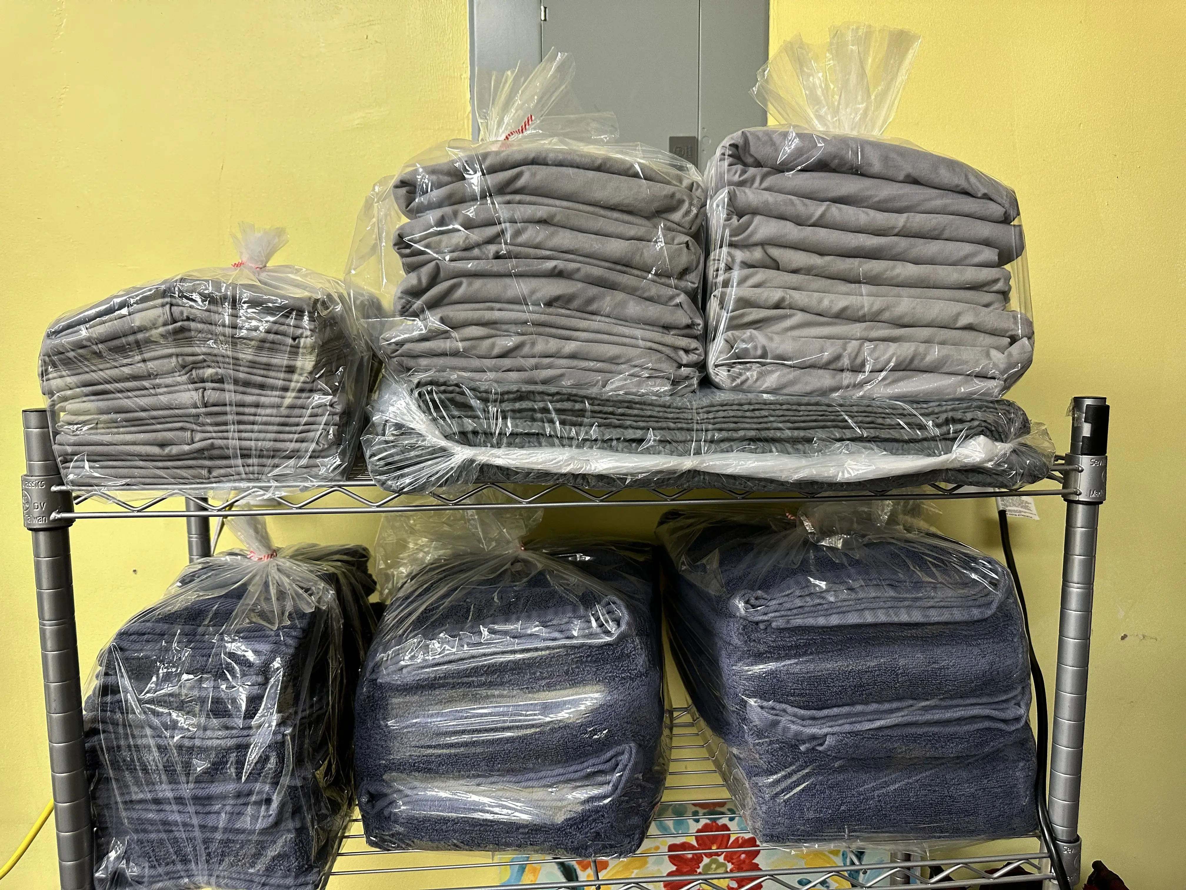 Dry Cleaners and Washateria in Lytle - Image 12