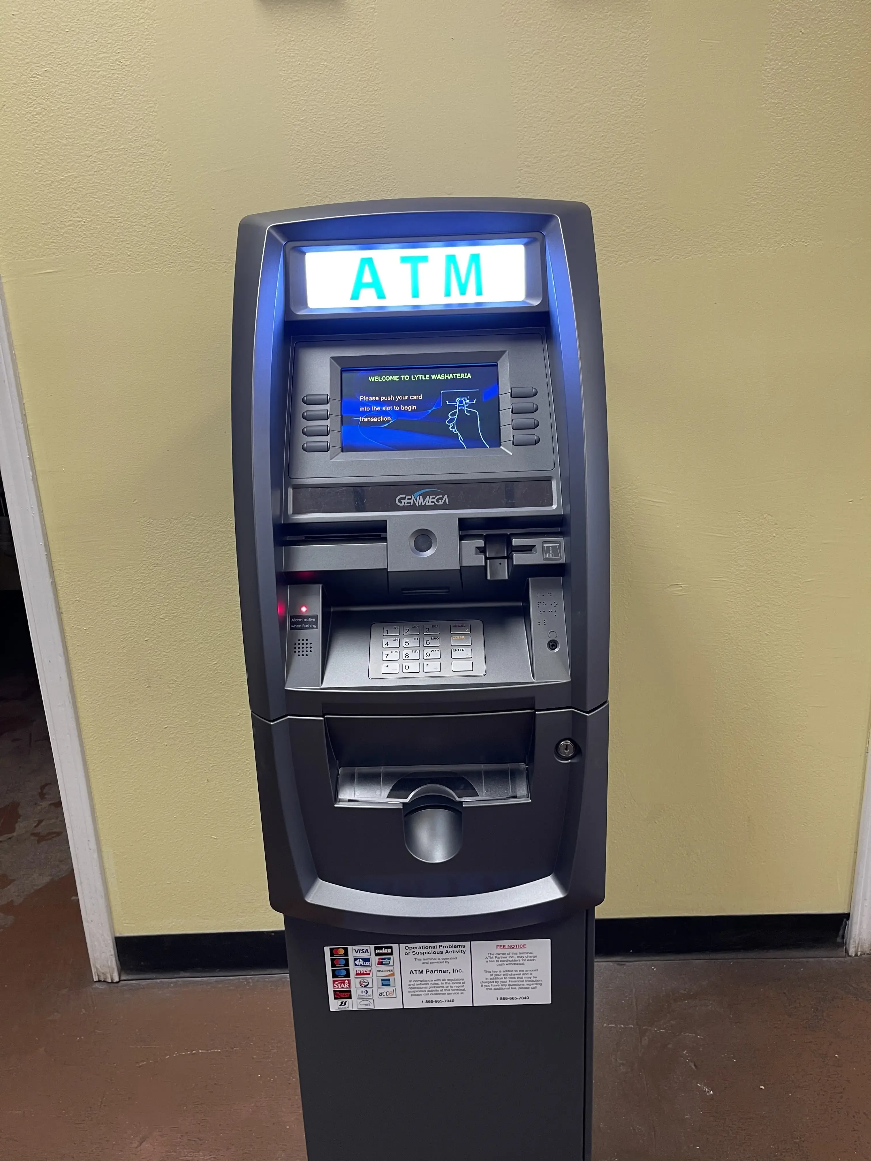 Dry Cleaners and Washateria in Lytle - Image 16