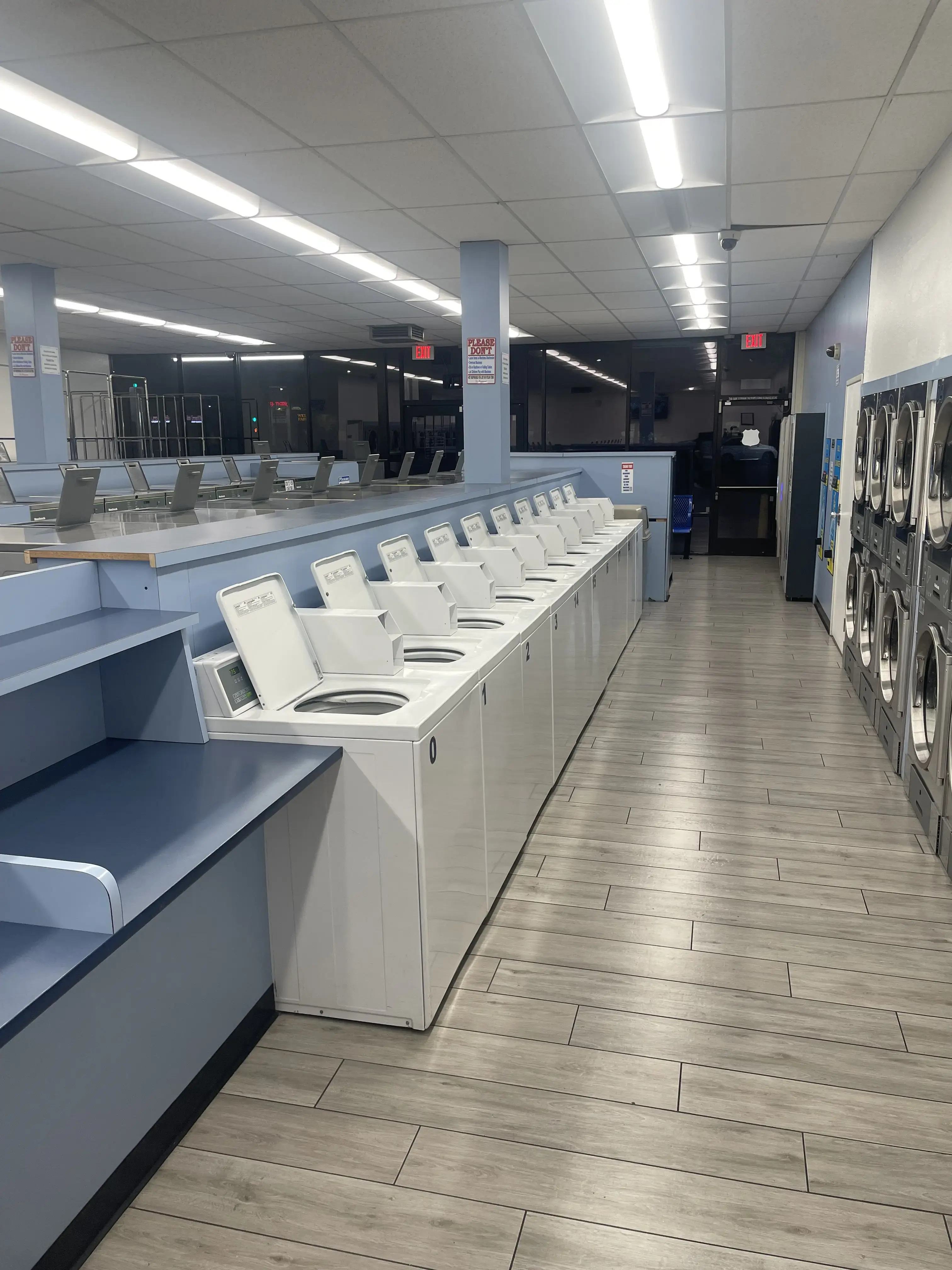 DT Coin Laundry - Image 5