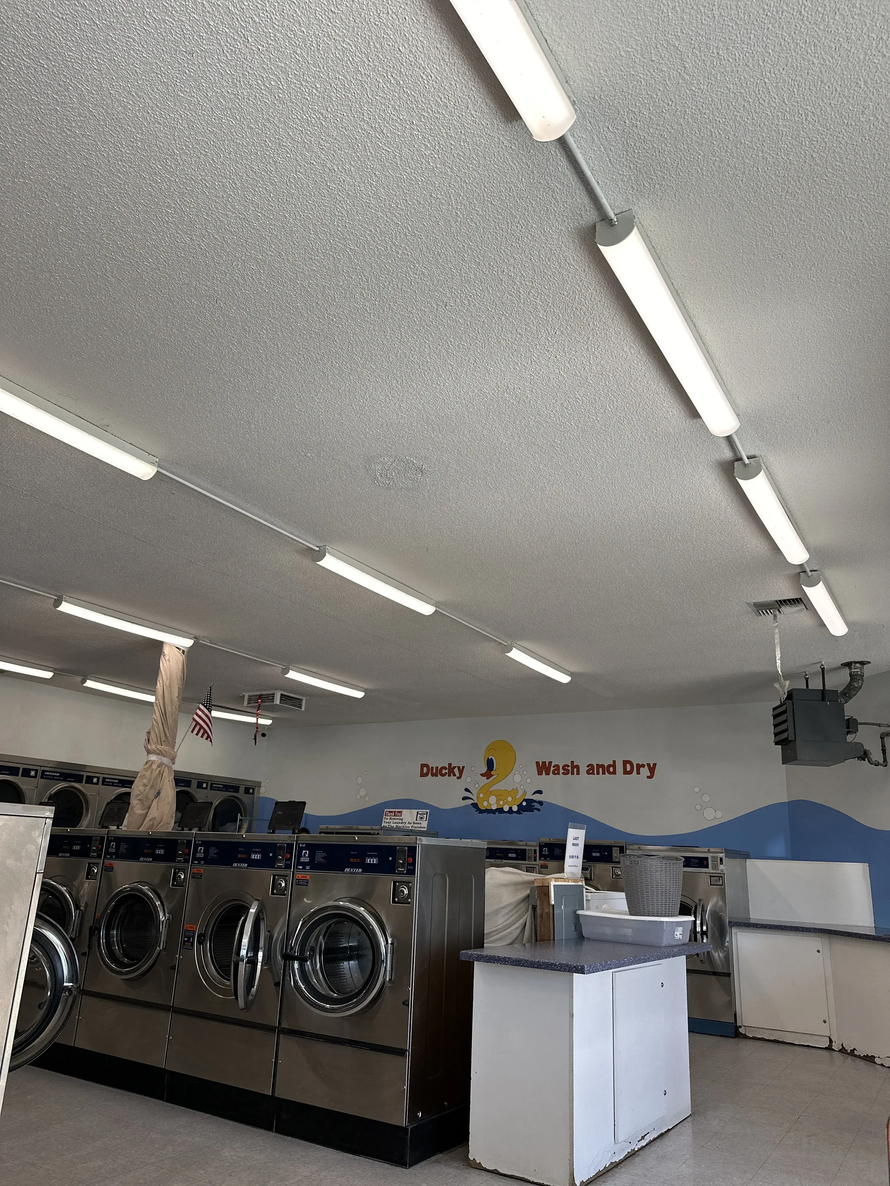Ducky Wash Laundromat - Image 1