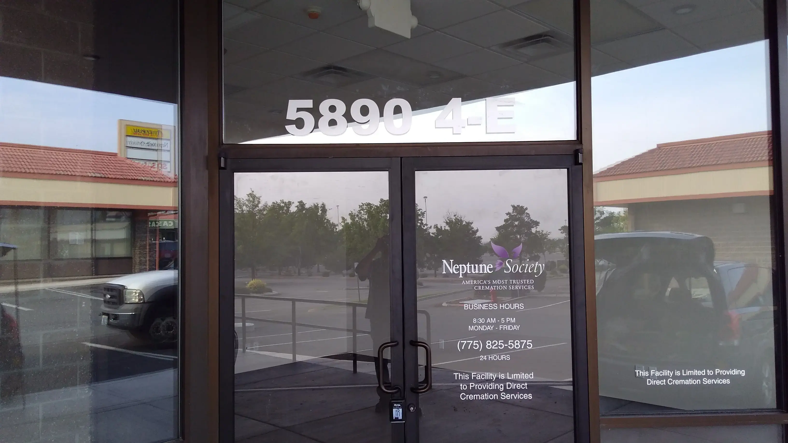 Duds n' Suds - South Store thumbnail 8