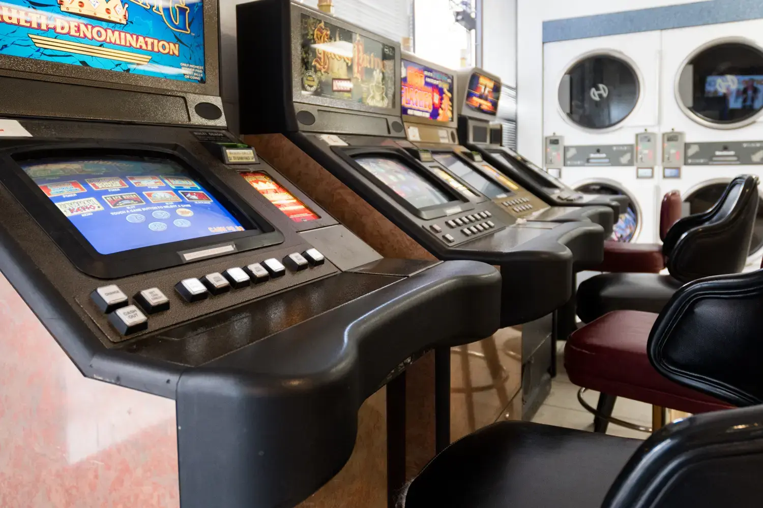 Duds n' Suds - South Store thumbnail 7