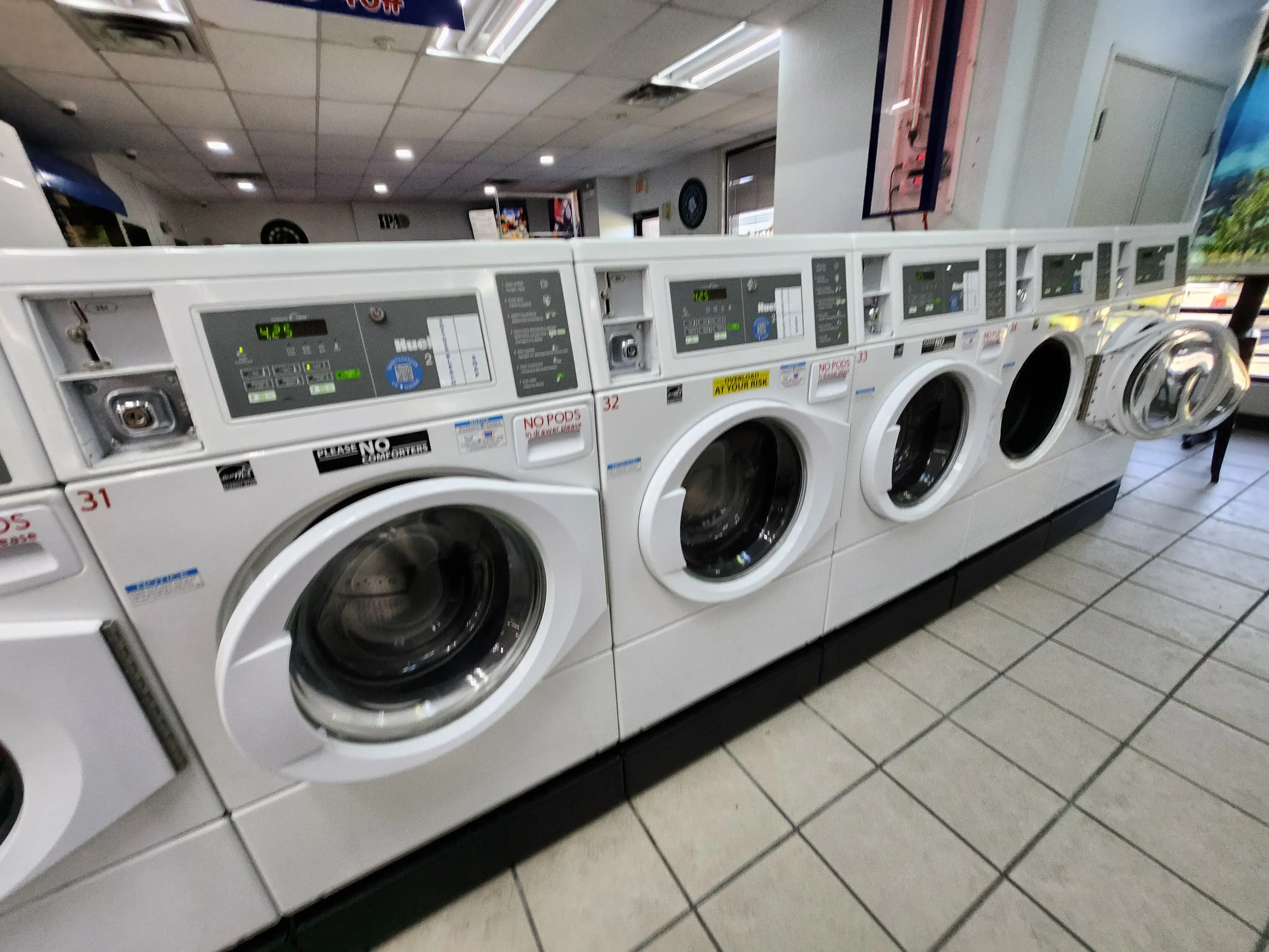 Duds n' Suds - South Store thumbnail 3