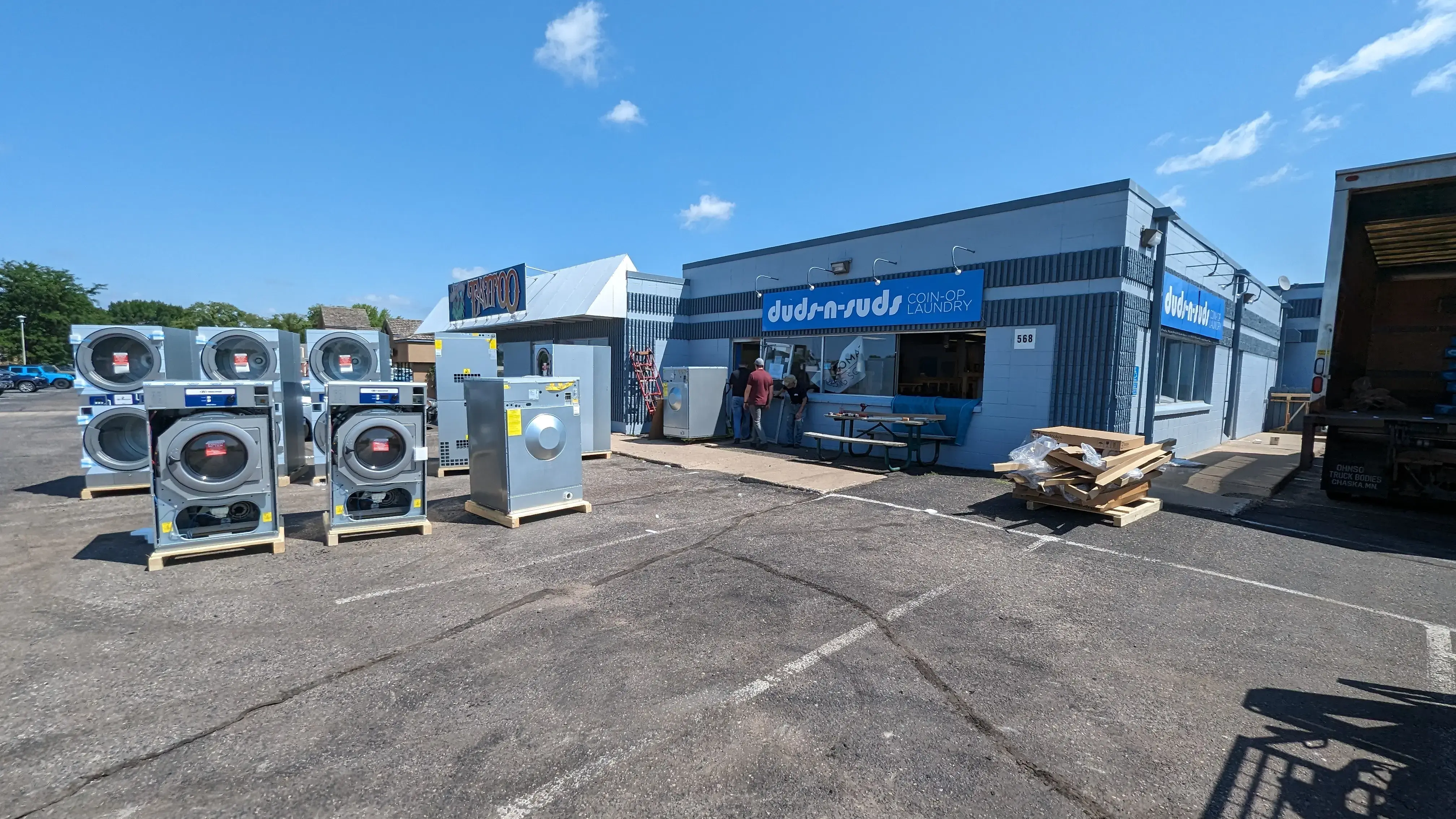 Duds-n-Suds Coin Laundry of Elk River - Image 10