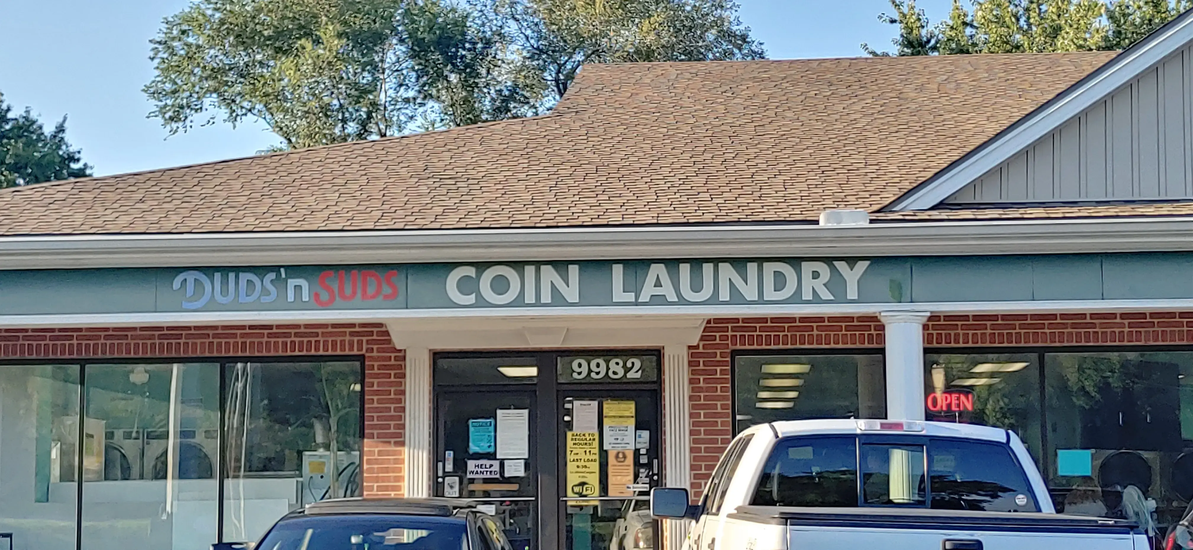 Duds 'n Suds Coin Laundry thumbnail 12