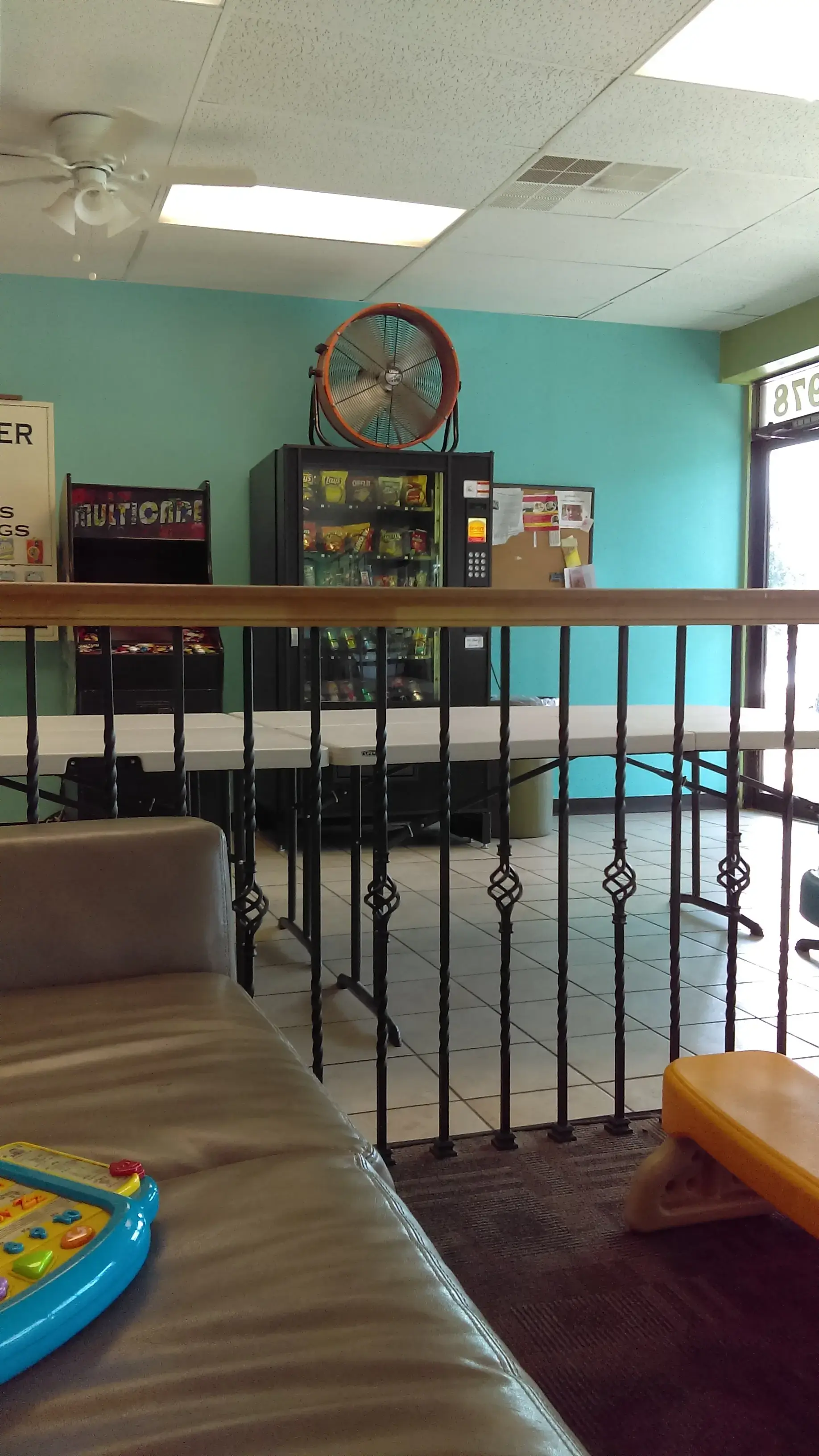 Duds 'n Suds Coin Laundry - Image 8