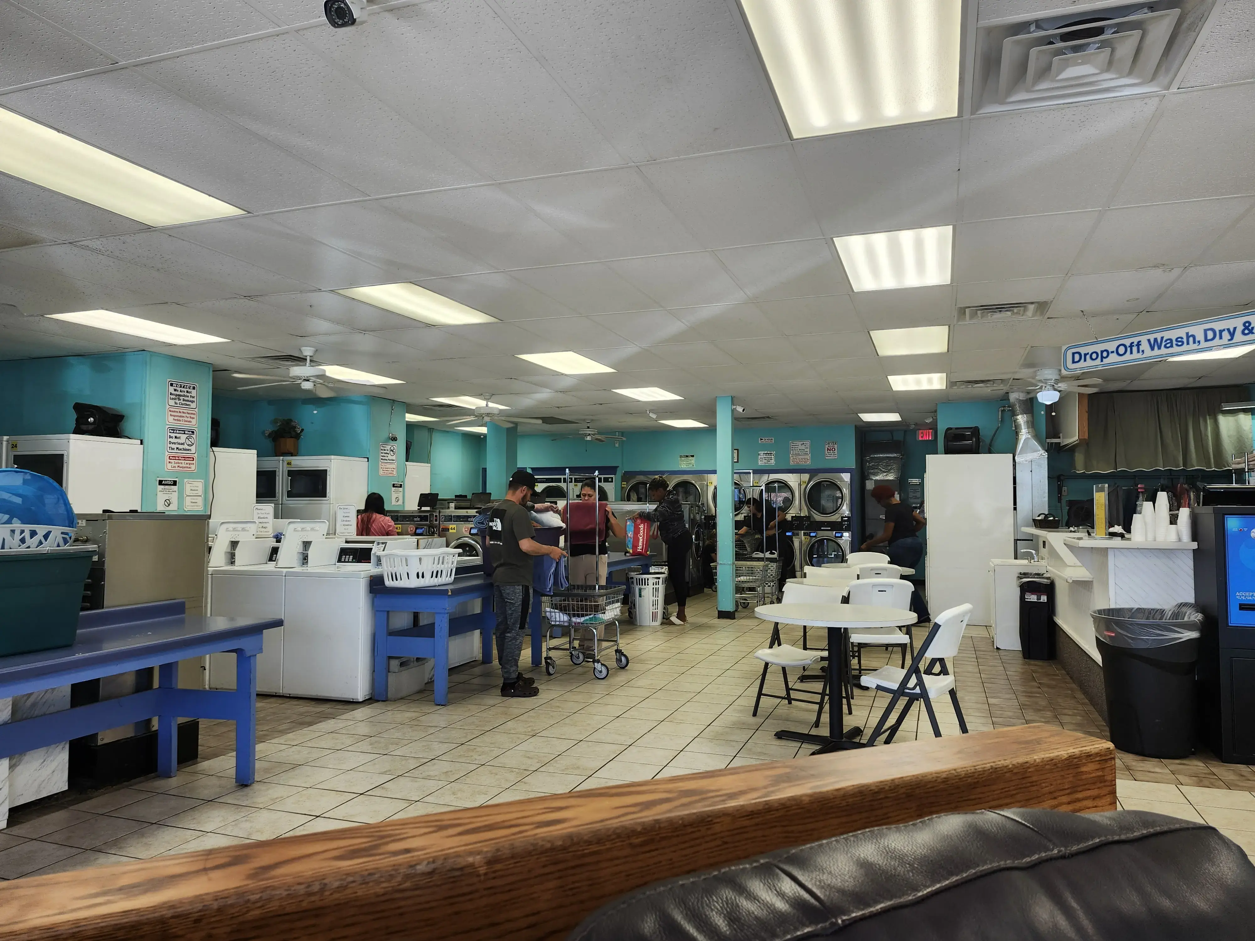 Duds 'n Suds Coin Laundry thumbnail 2