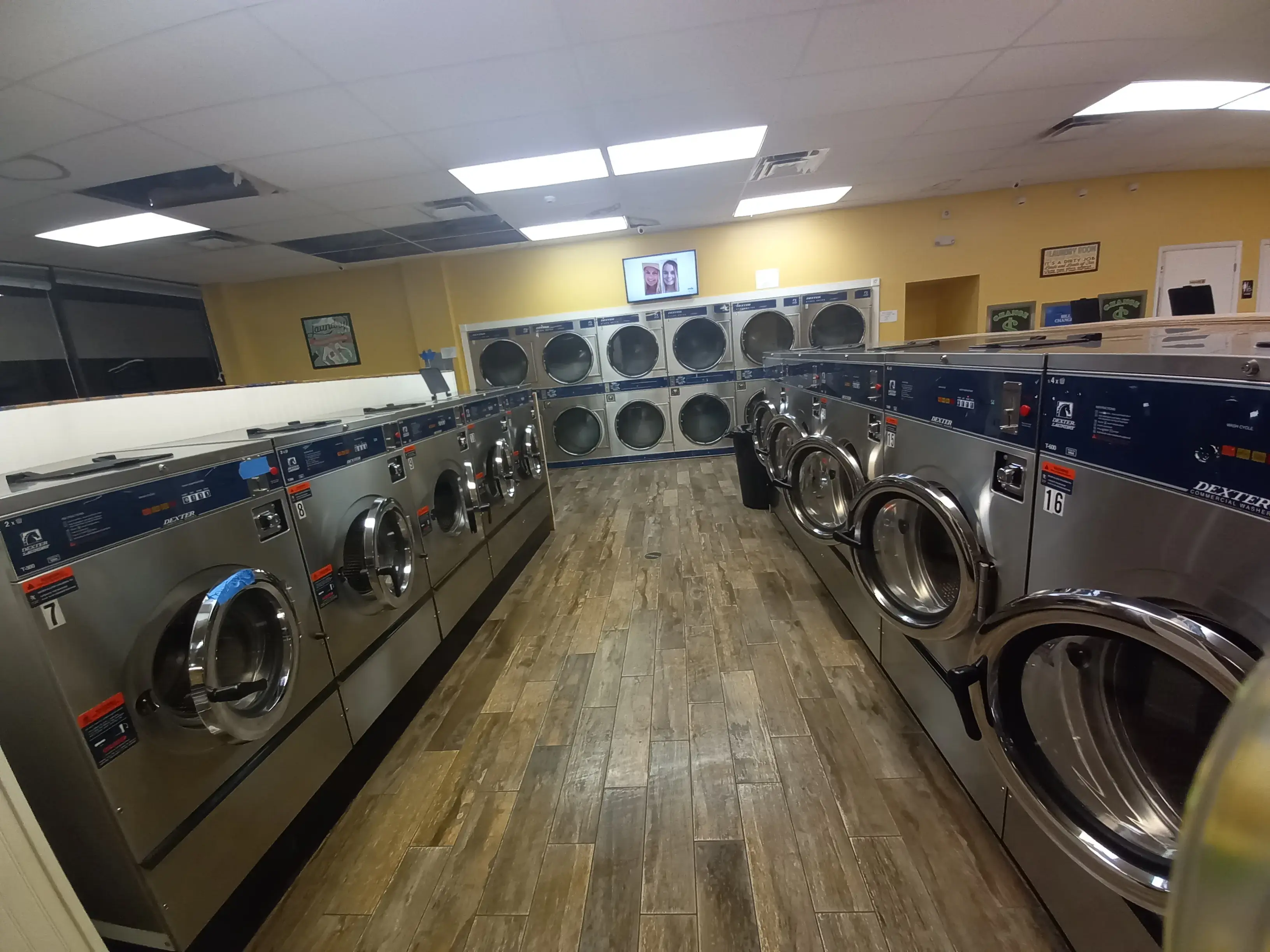 Duds 'n Suds Dryclean 'n Laundry thumbnail 20