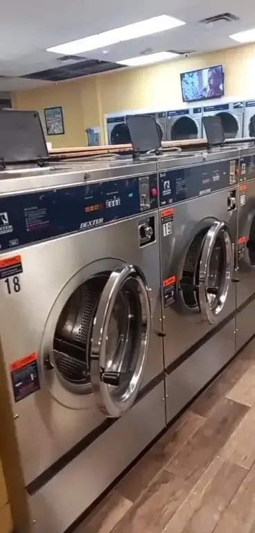 Duds 'n Suds Dryclean 'n Laundry thumbnail 14