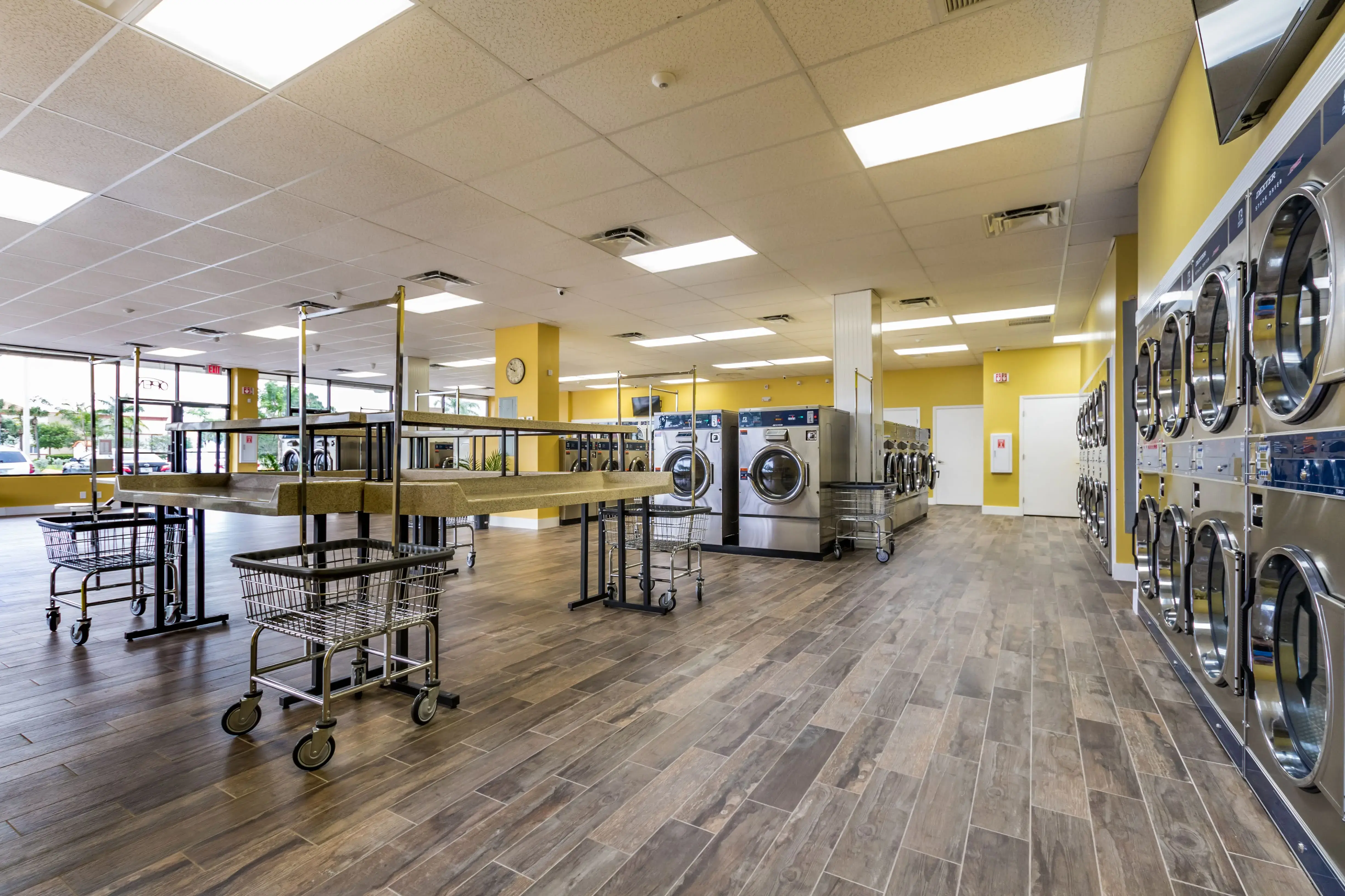 Duds 'n Suds Dryclean 'n Laundry - Image 12